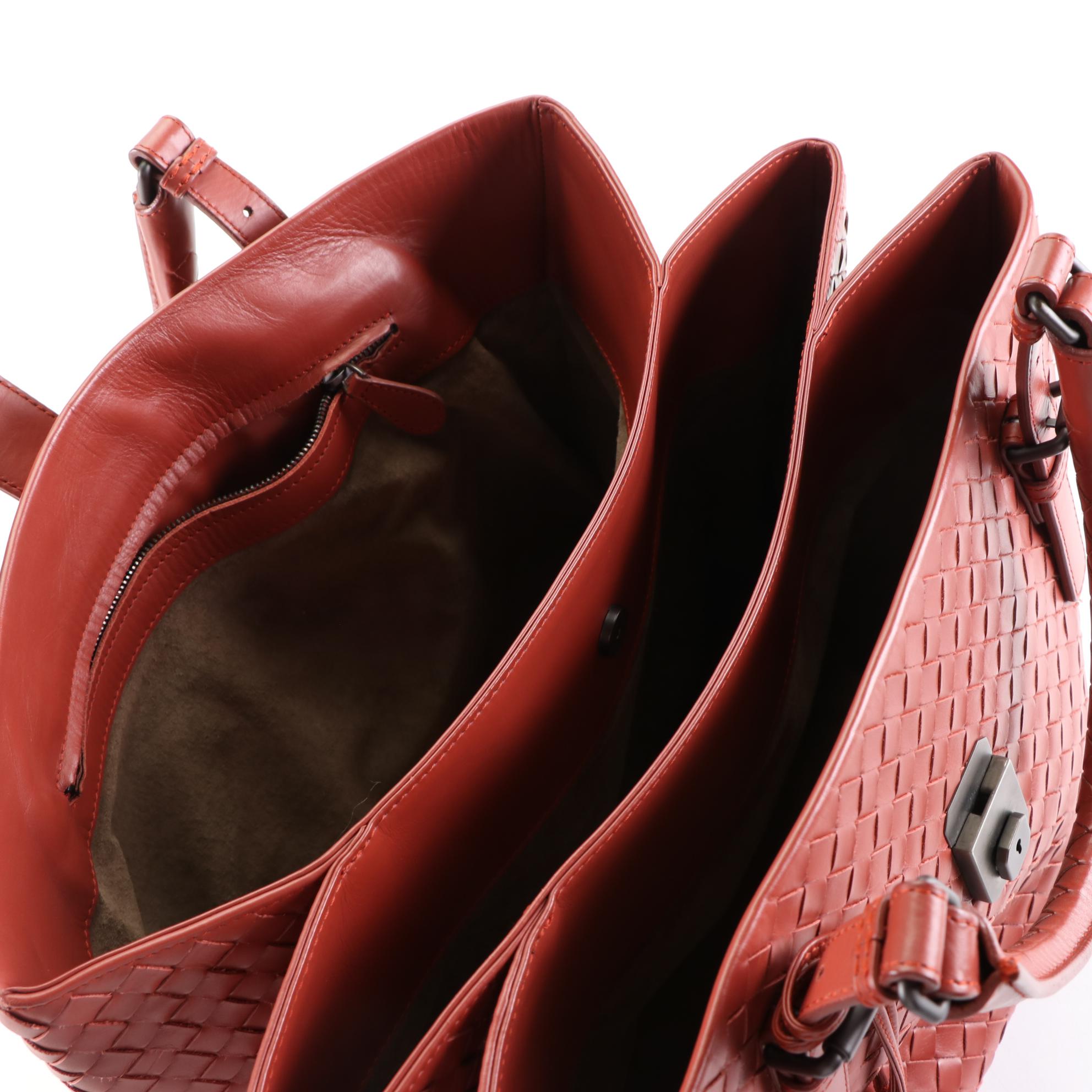 Bottega Veneta Medium Roma Handbag in Intrecciato Nappa Leather