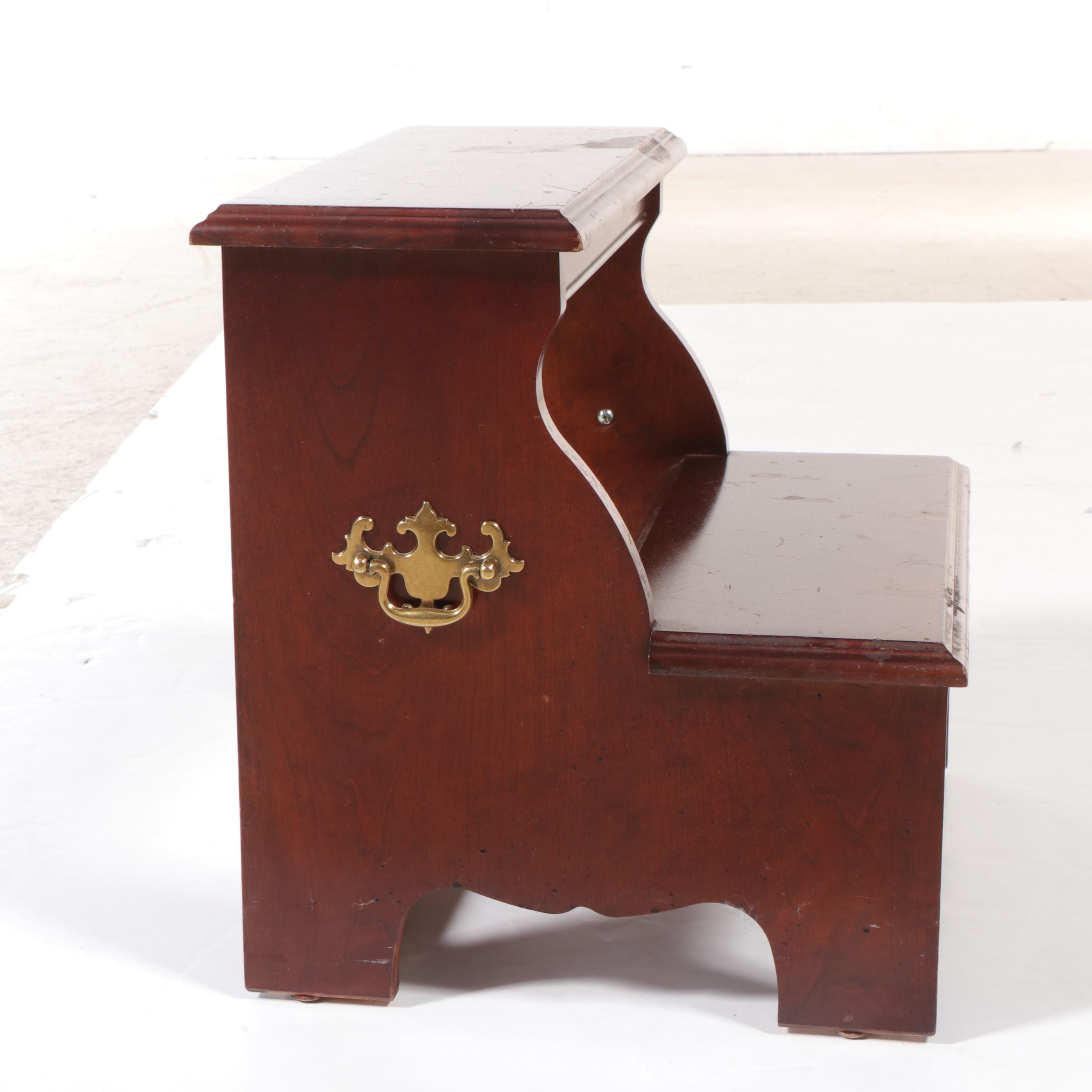 Universal Furniture Federal Style Cherrywood-Stained Queen Size Four-Post Bed