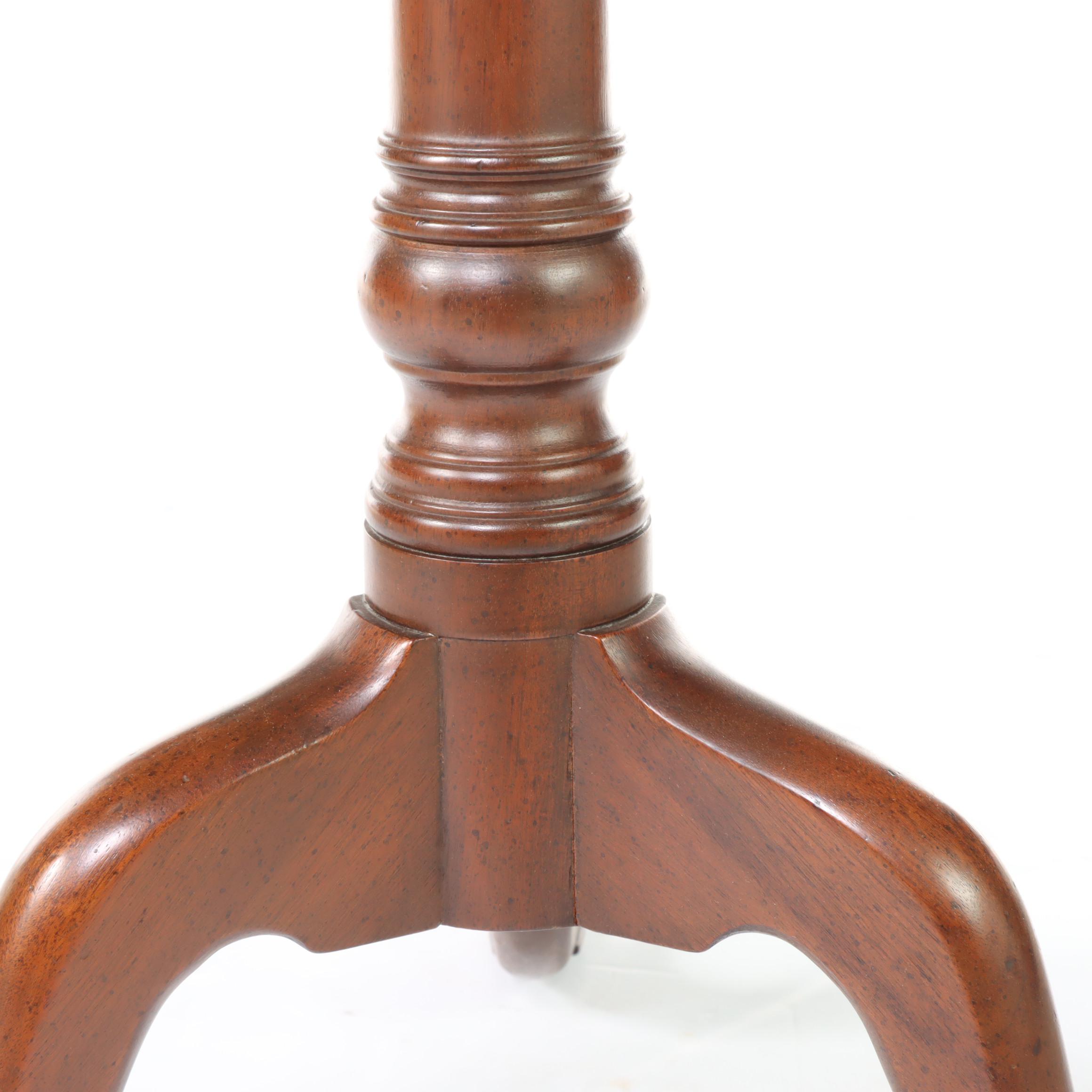 Kittinger "Williamsburg Adaptation" Queen Anne Style Mahogany Tea Table