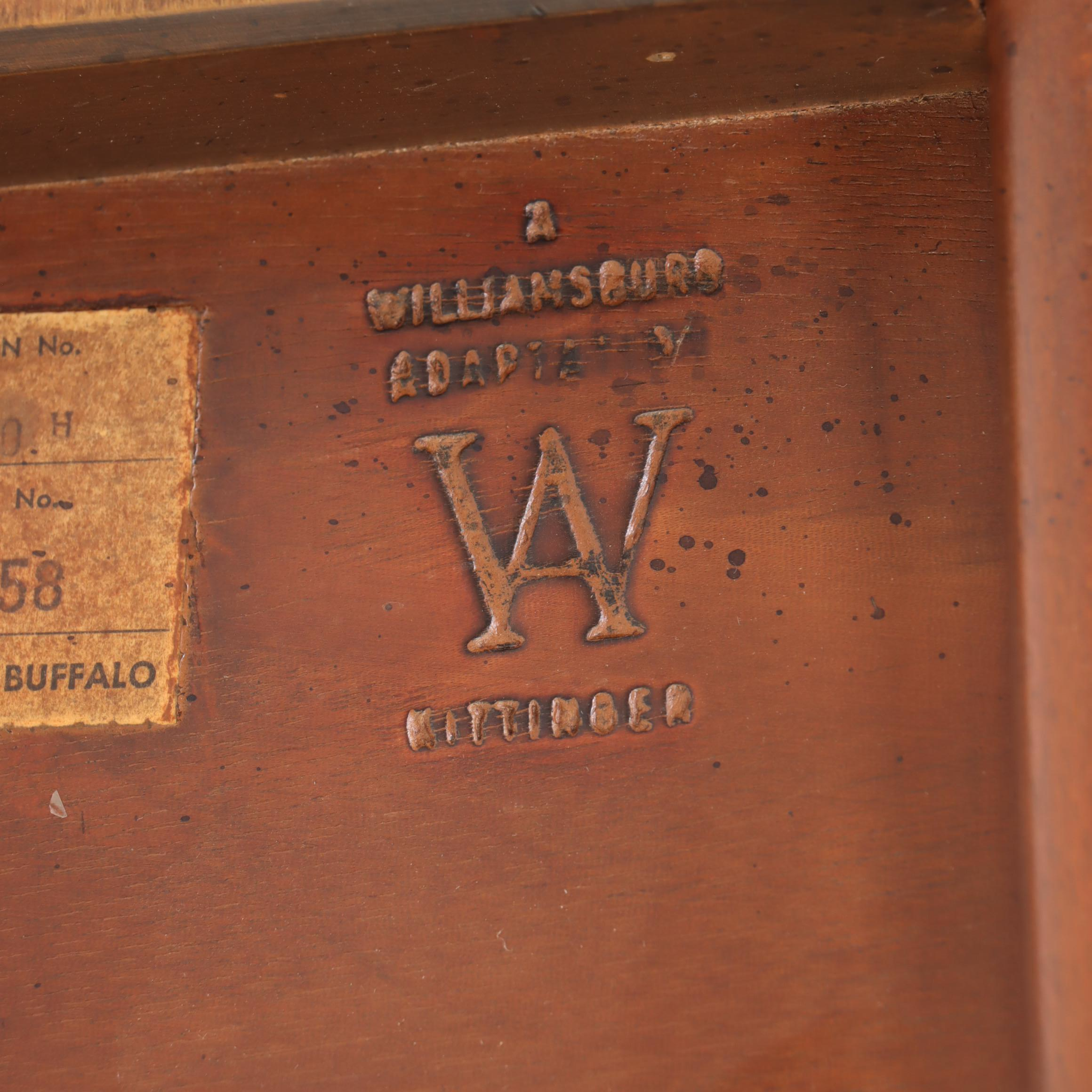 Kittinger "Williamsburg Adaptation" Queen Anne Style Mahogany Tea Table