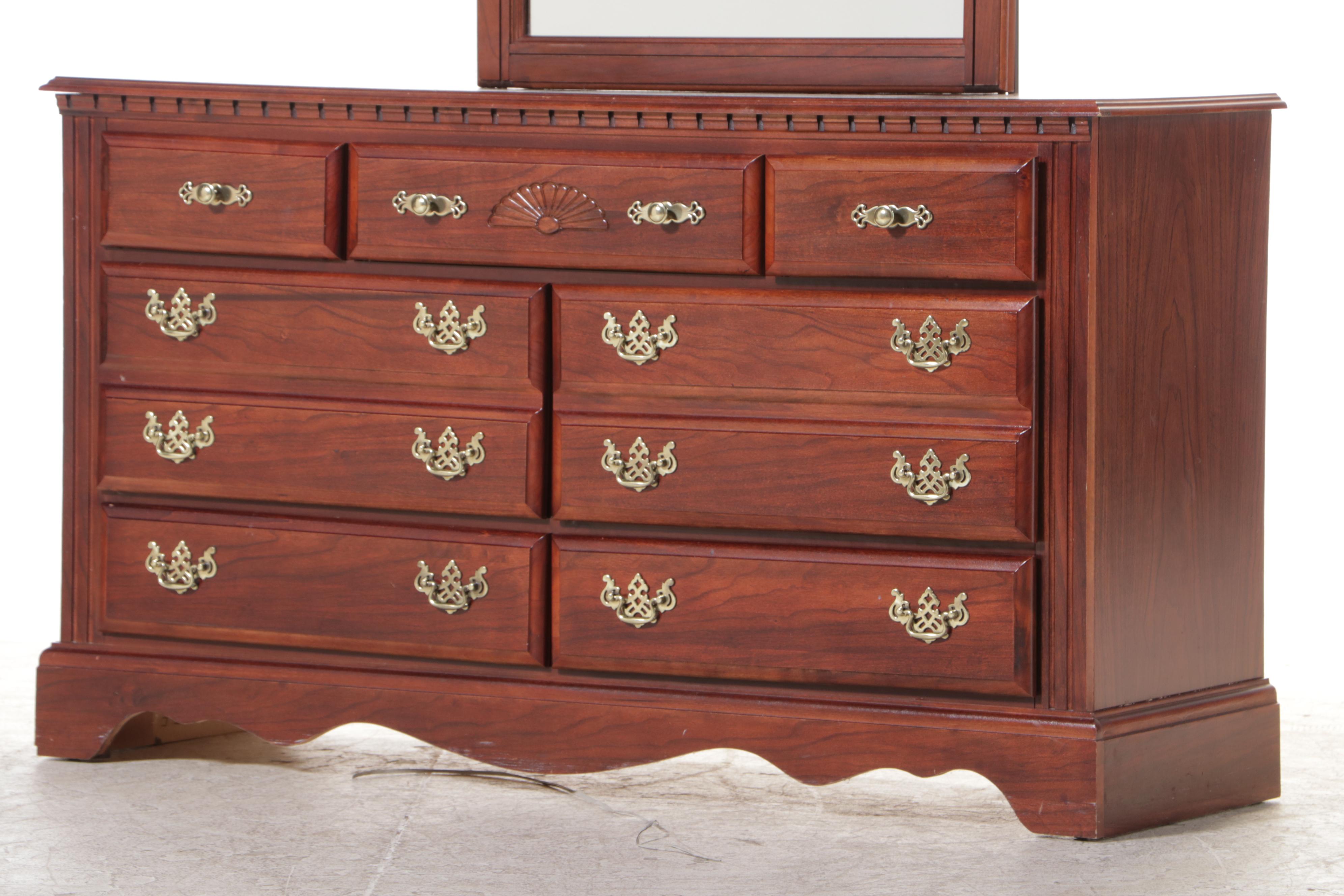 Broyhill Chippendale Style Seven-Drawer Dresser, Late 20th Century