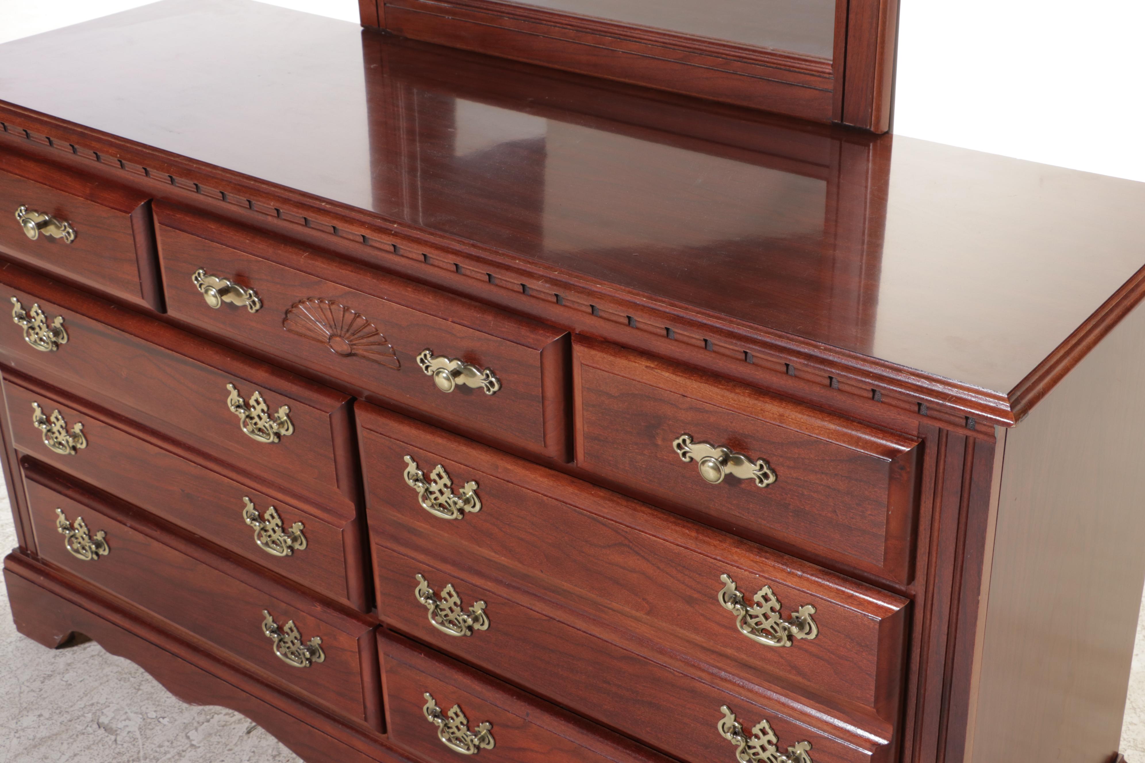 Broyhill Chippendale Style Seven-Drawer Dresser, Late 20th Century