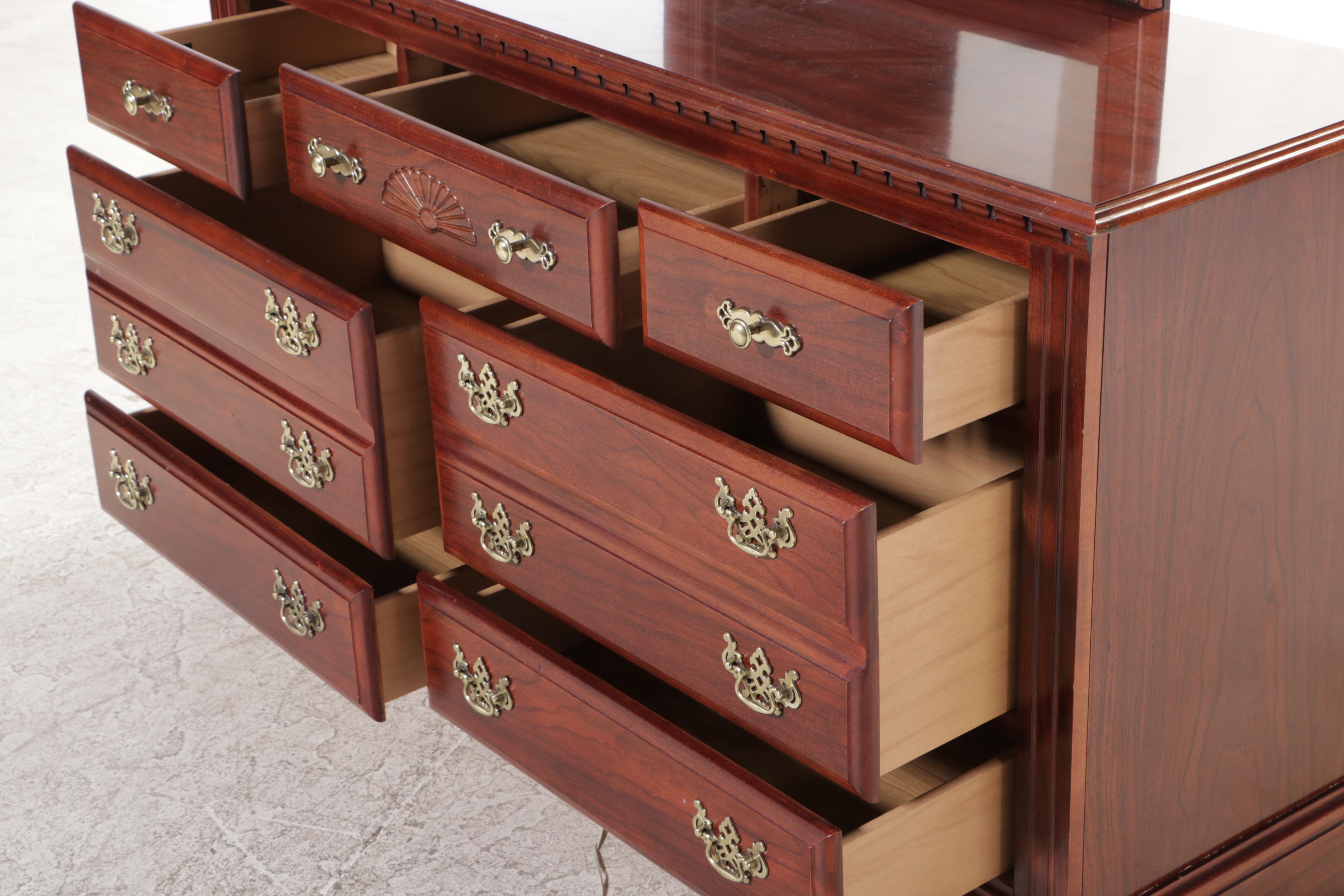 Broyhill Chippendale Style Seven-Drawer Dresser, Late 20th Century