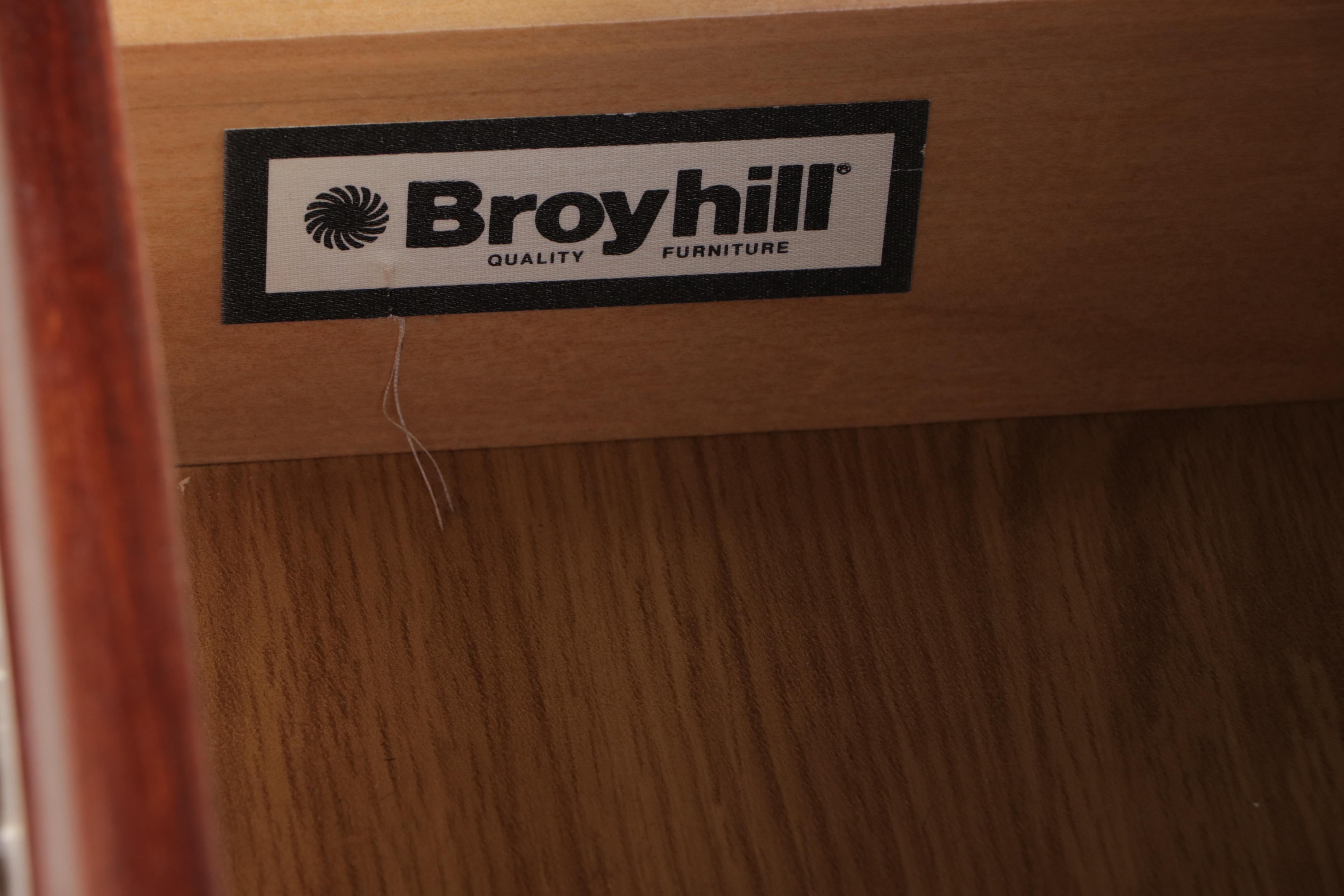 Broyhill Chippendale Style Seven-Drawer Dresser, Late 20th Century