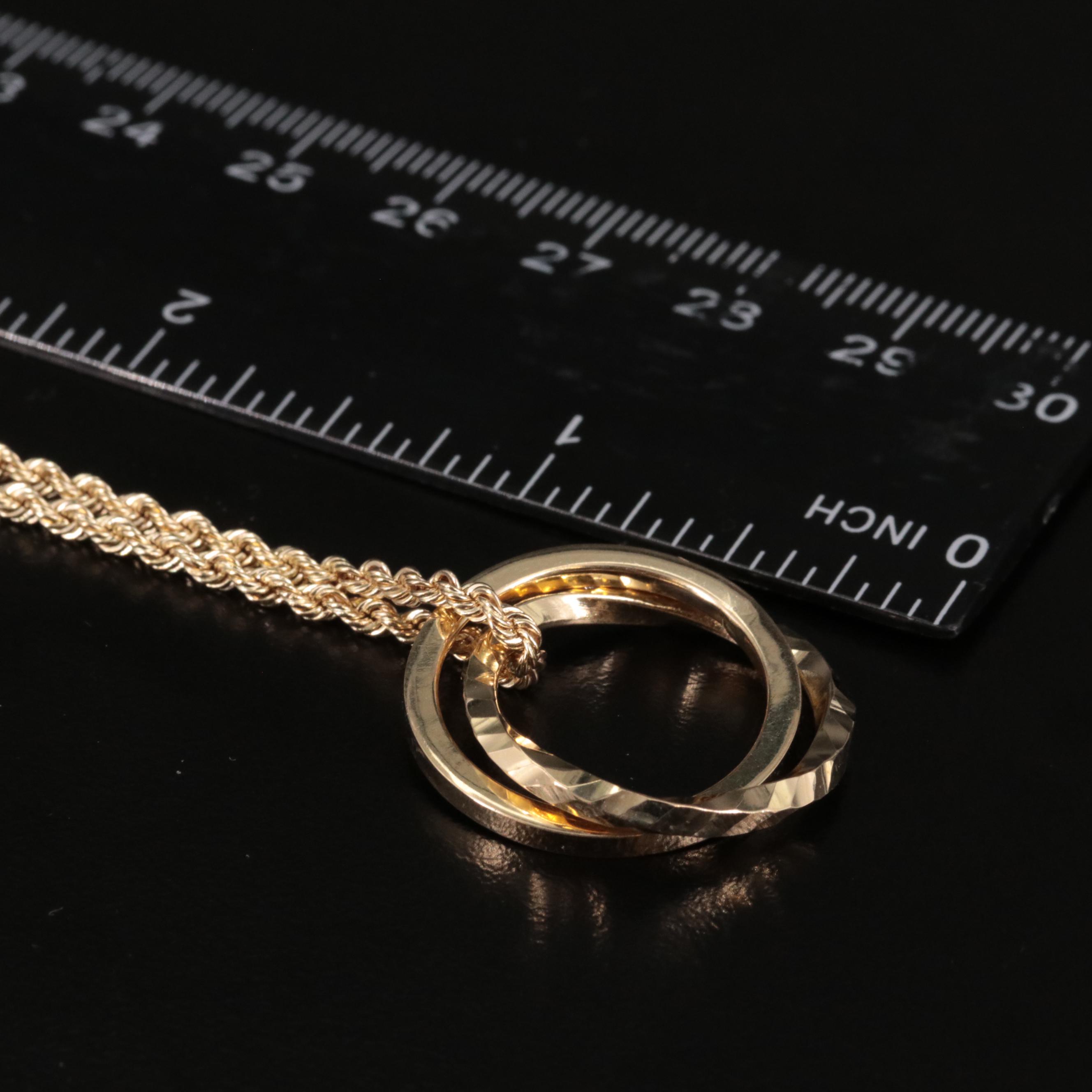 10K Round Twisted Pendant Necklace