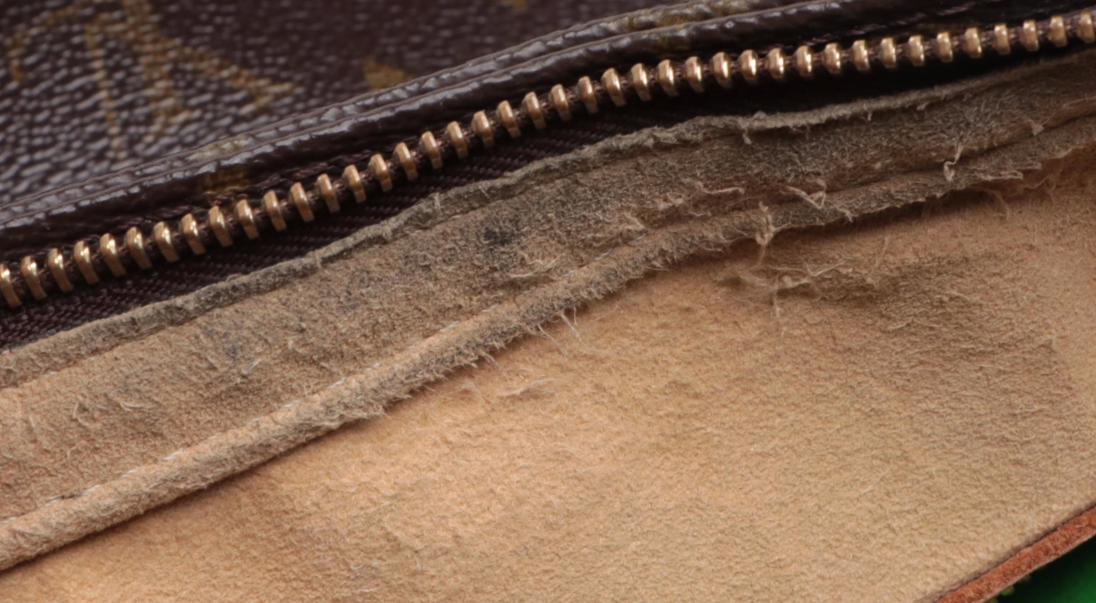 Louis Vuitton Looping GM Bag in Monogram Canvas and Vachetta Leather