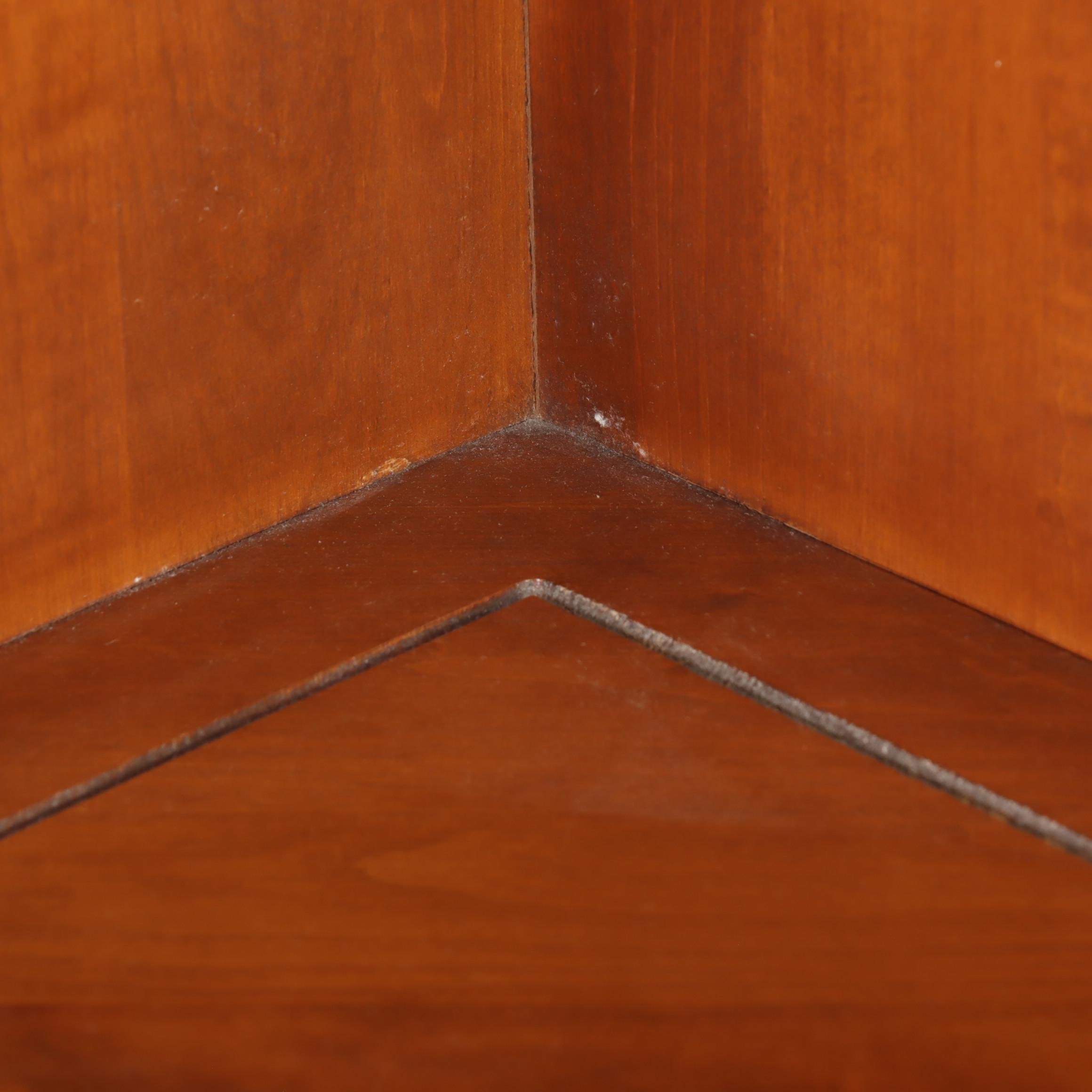 American Colonial Style Maple Corner Cabinet, Mid to Late 20th Century