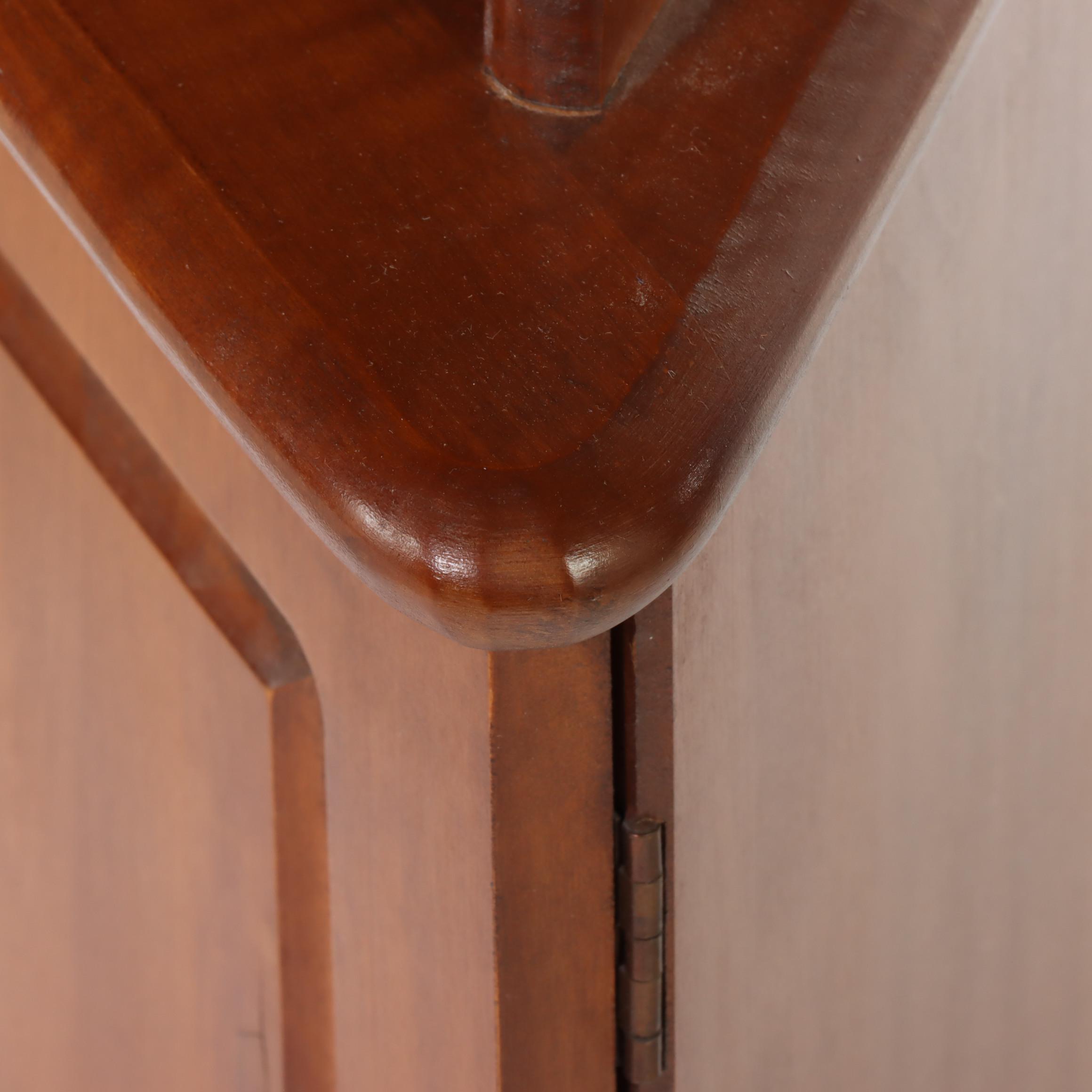 American Colonial Style Maple Corner Cabinet, Mid to Late 20th Century
