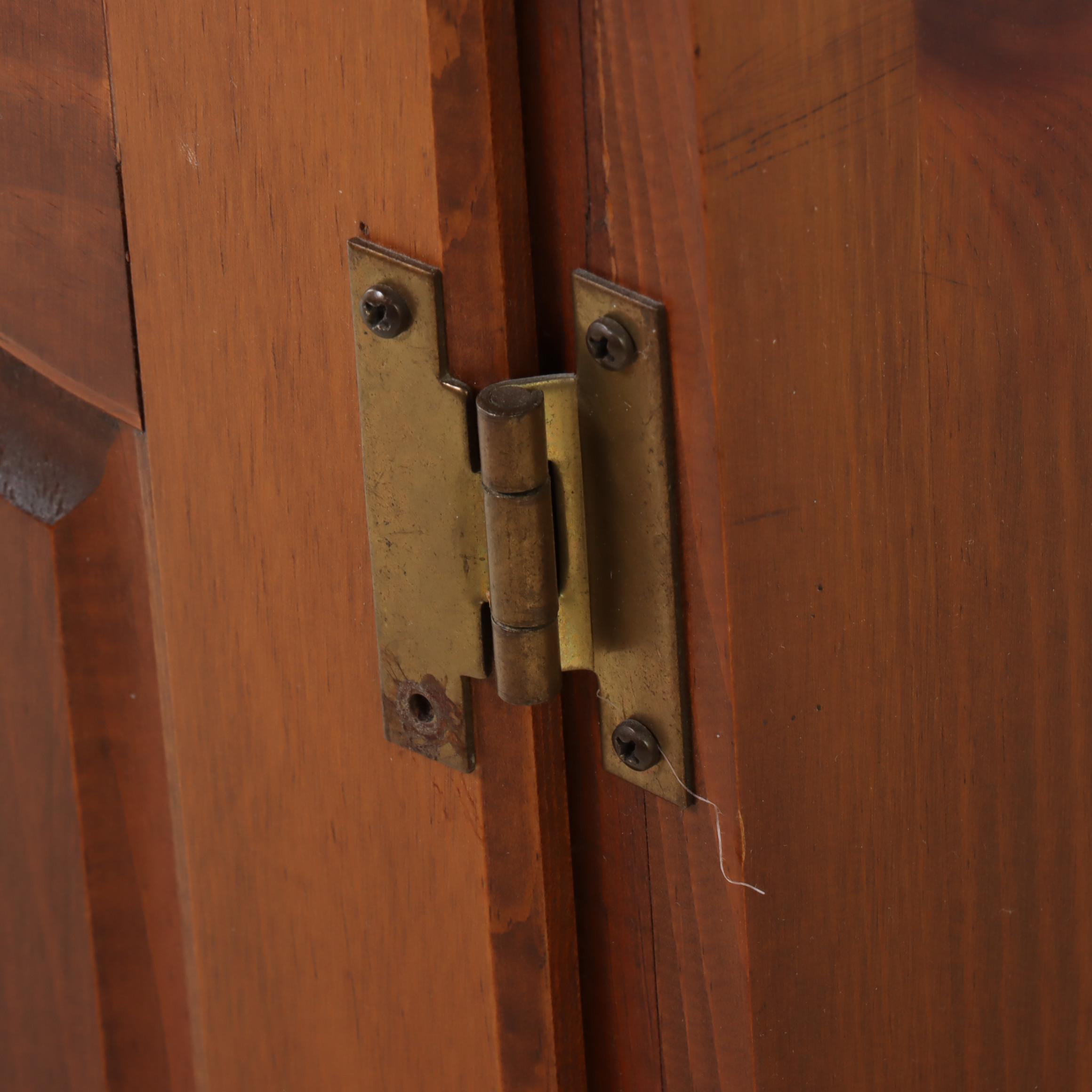 American Colonial Style Pine China Cabinet, Mid to Late 20th Century
