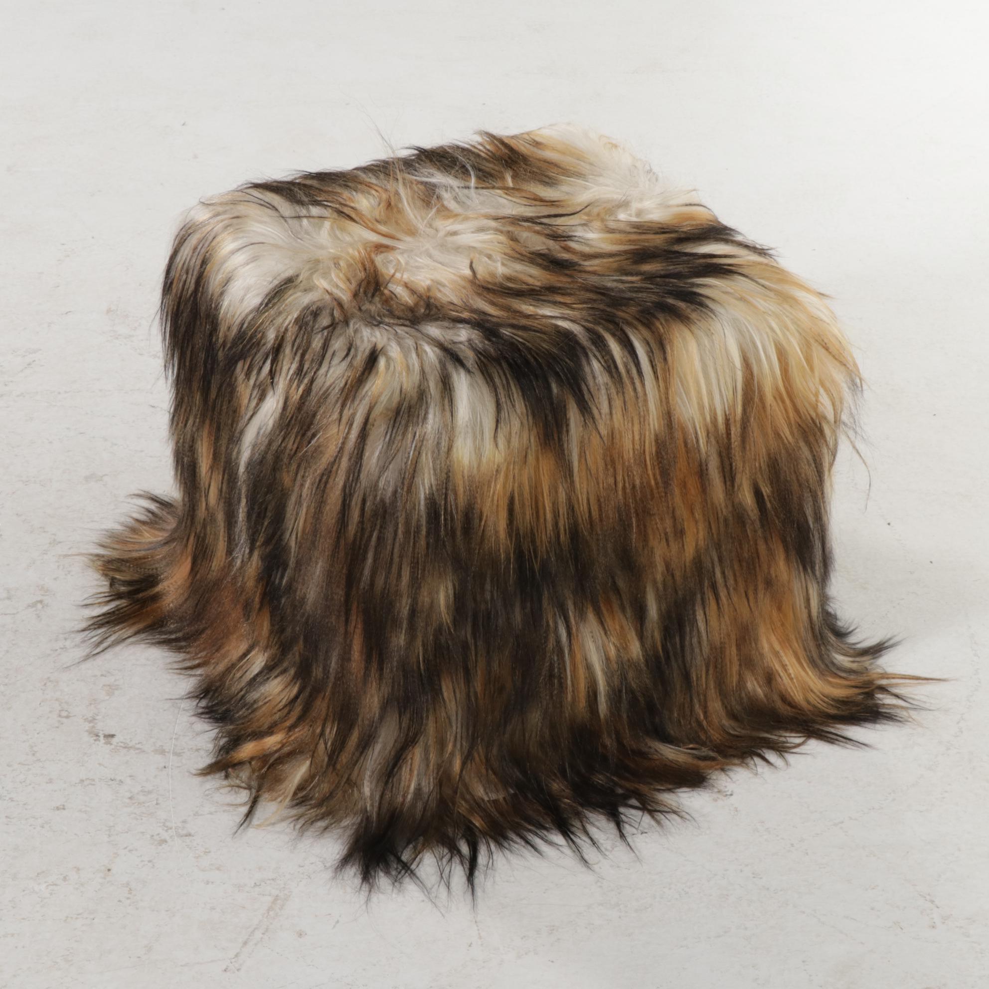 Chesterfield Lamb Cube Pouf