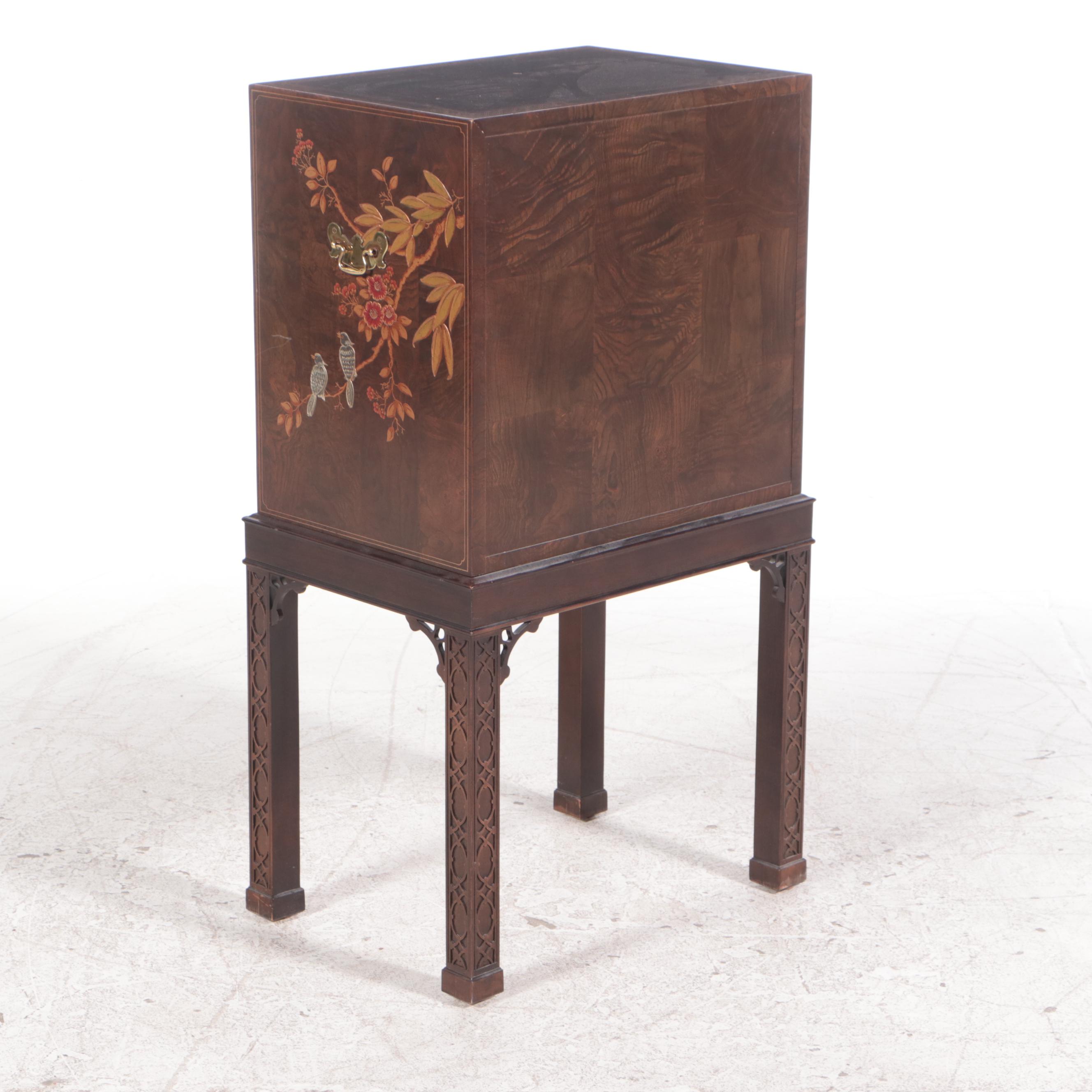 Henredon George III Style Four-Drawer Chinoiserie Chest-on-Stand