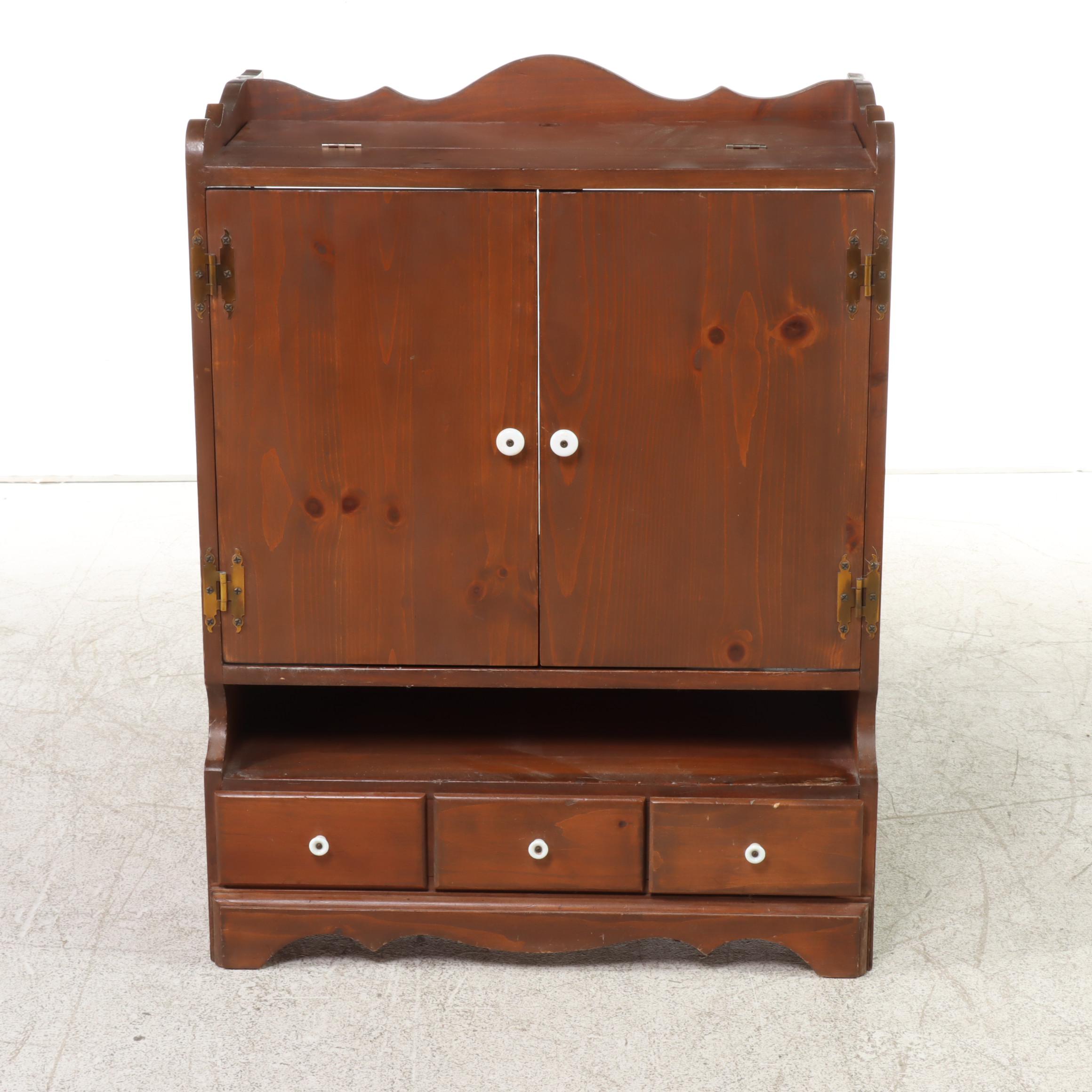 American Colonial Style Pine Three-Drawer Cabinet, Mid to Late 20th Century