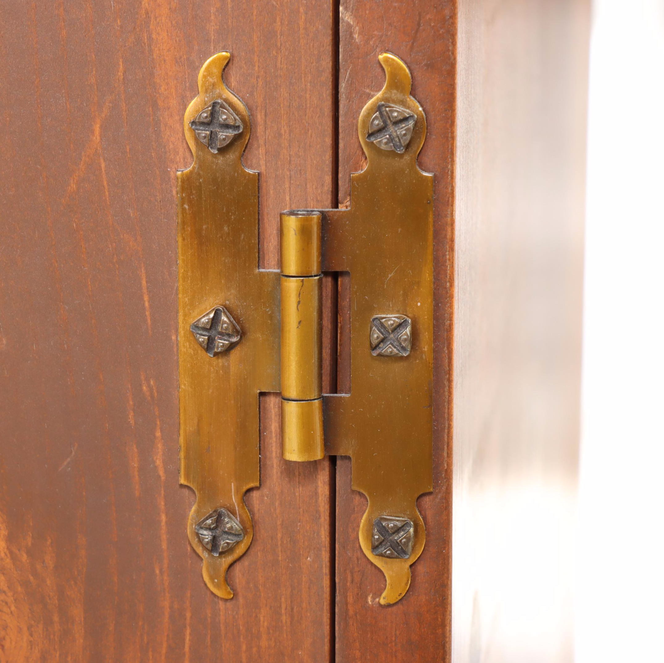 American Colonial Style Pine Three-Drawer Cabinet, Mid to Late 20th Century