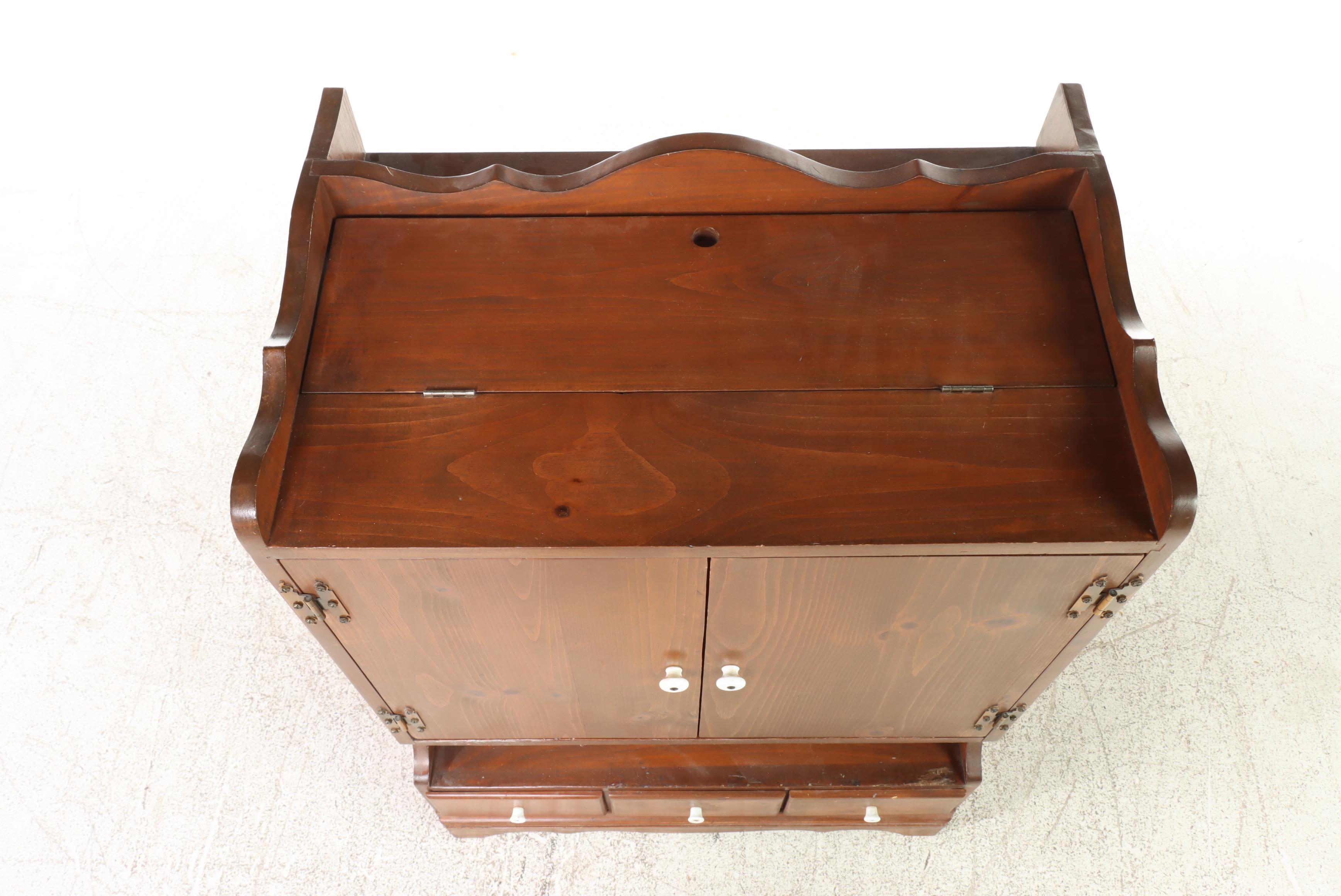 American Colonial Style Pine Three-Drawer Cabinet, Mid to Late 20th Century