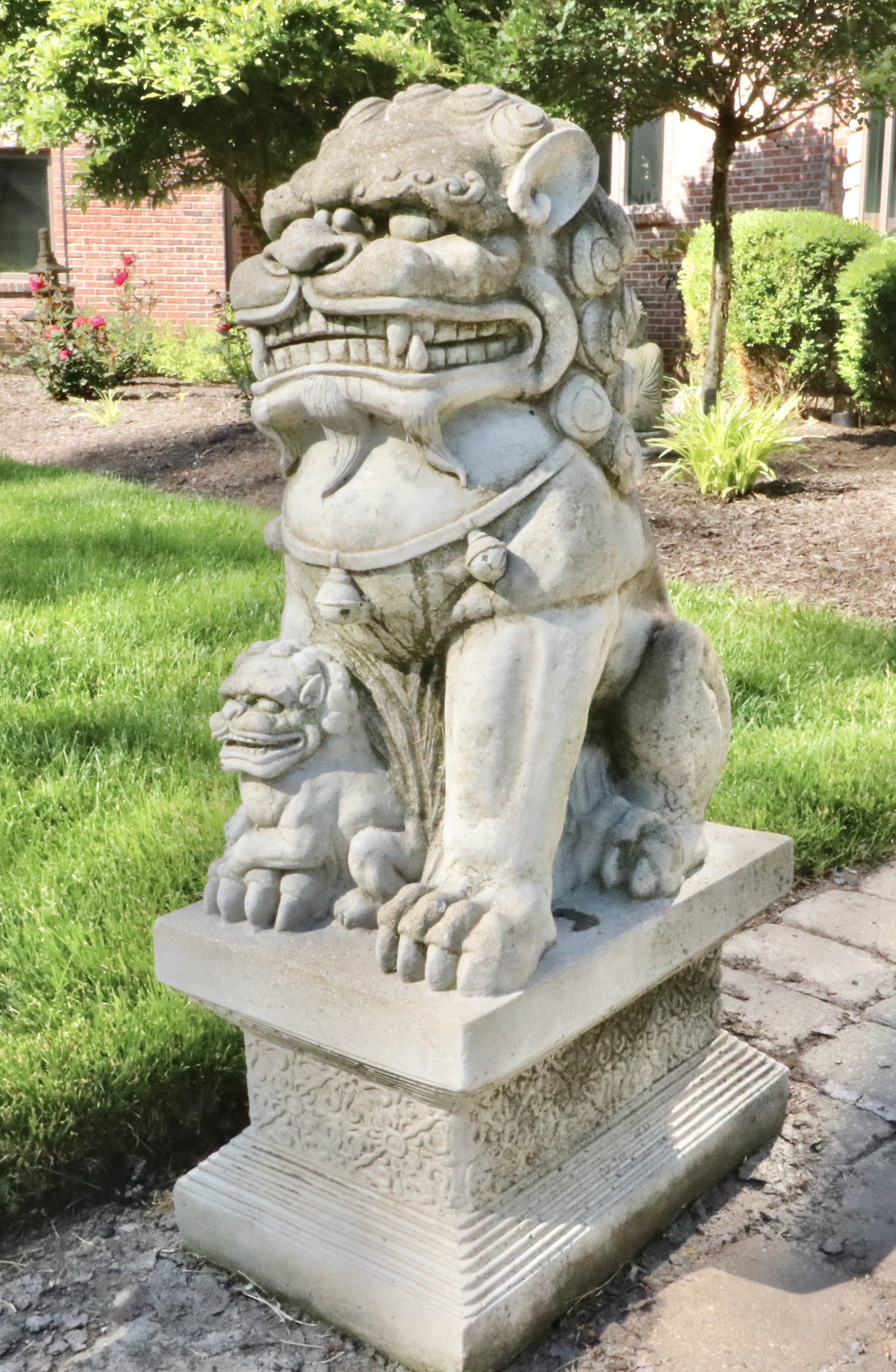 Concrete Shishi "石獅" Guardian Lion Statues