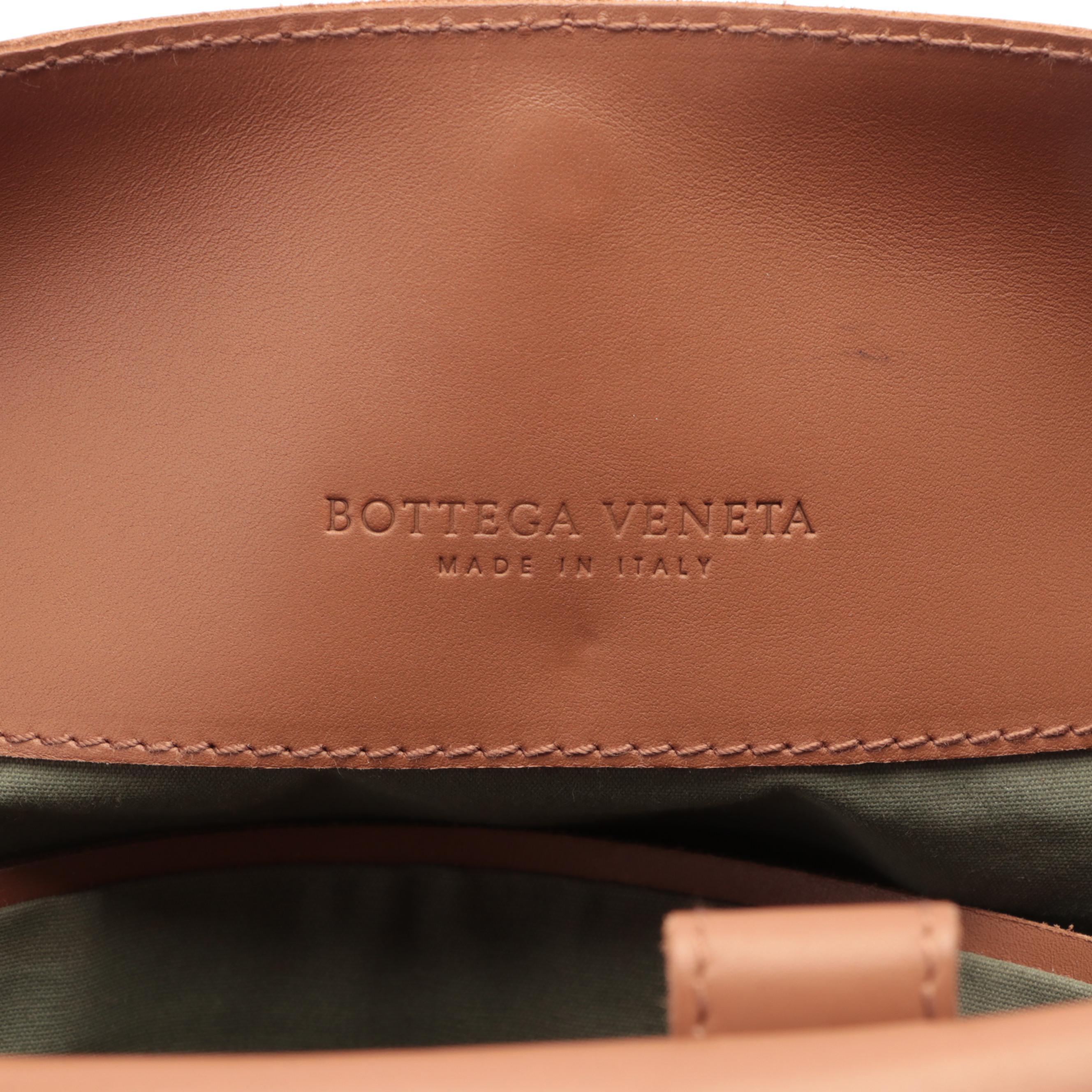 Bottega Veneta Large Messenger Flap Bag in Brown Intrecciato and Smooth Leather