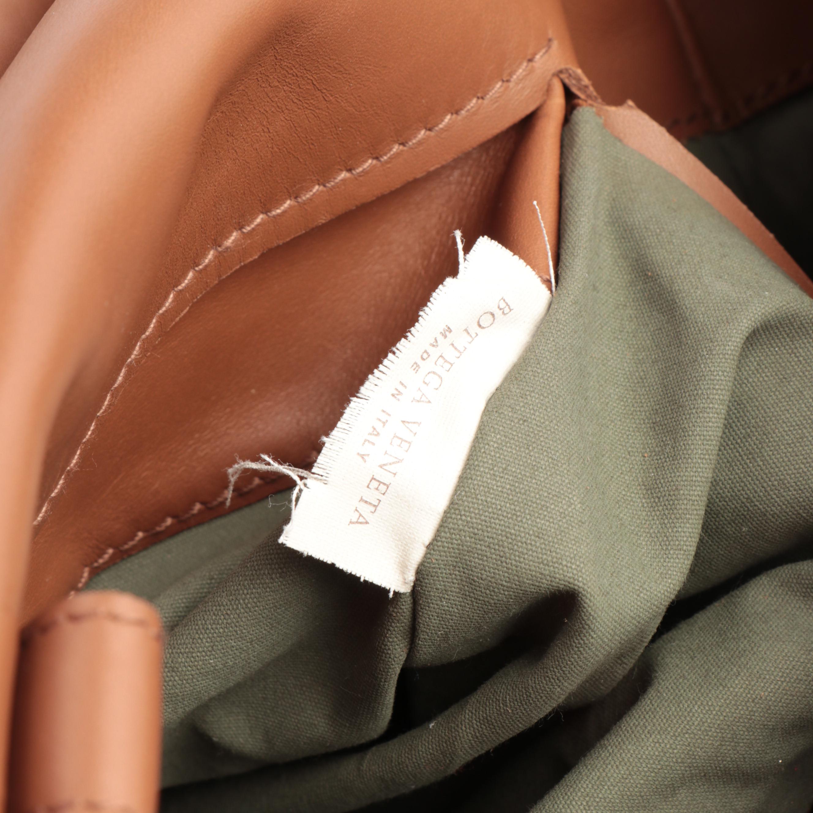 Bottega Veneta Large Messenger Flap Bag in Brown Intrecciato and Smooth Leather