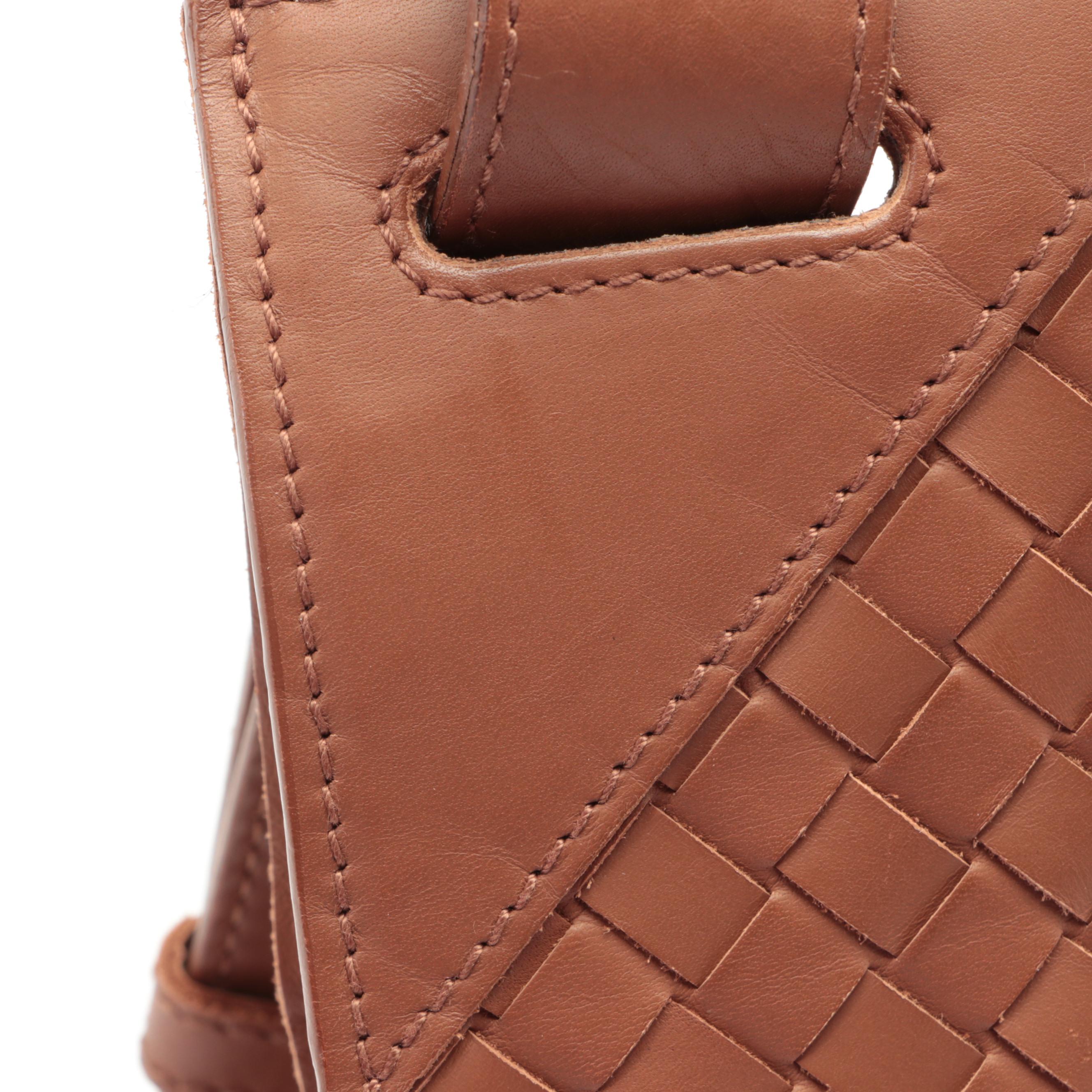 Bottega Veneta Large Messenger Flap Bag in Brown Intrecciato and Smooth Leather