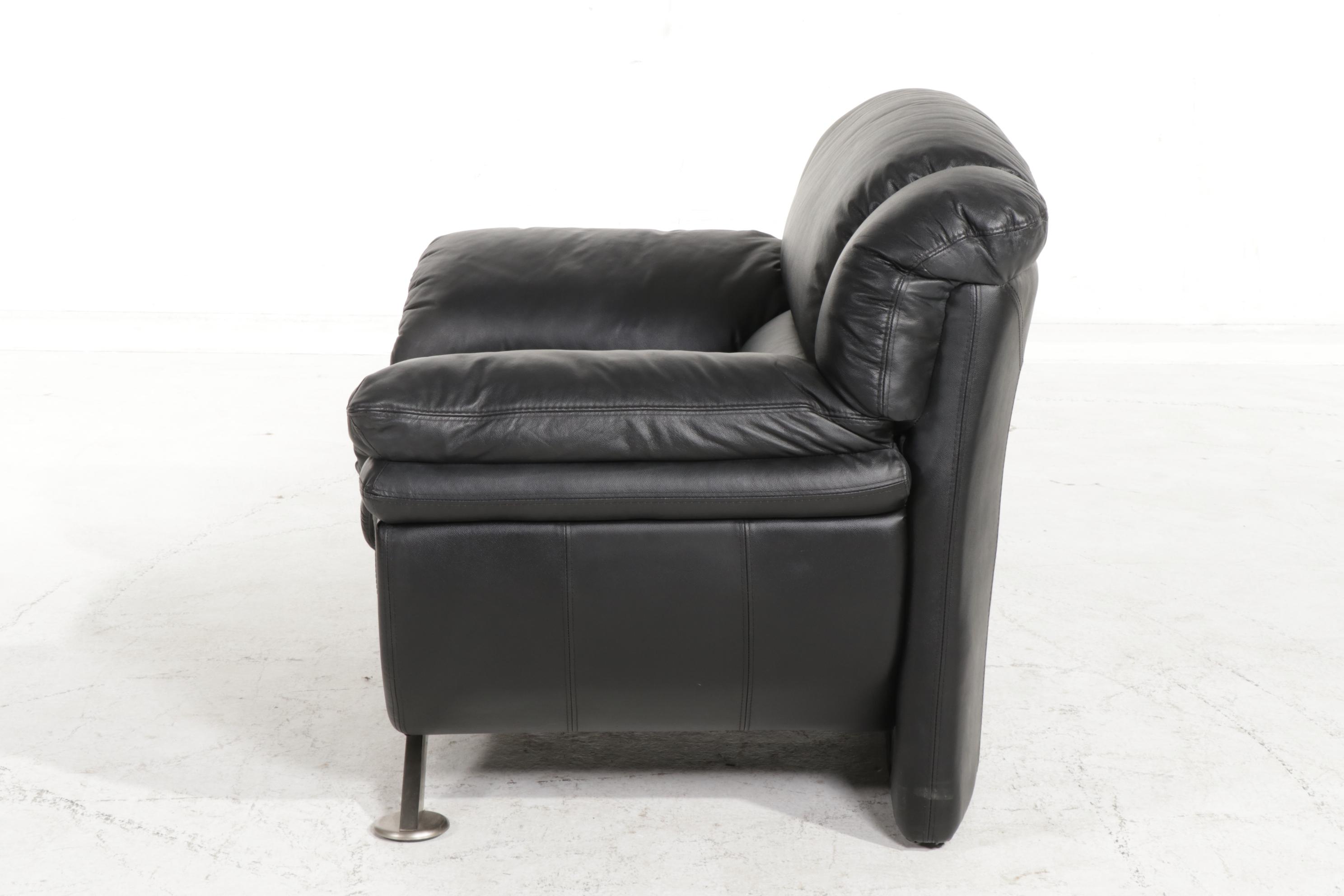 Fubao Modernist Style Black Faux Leather and Metal Lounge Chair