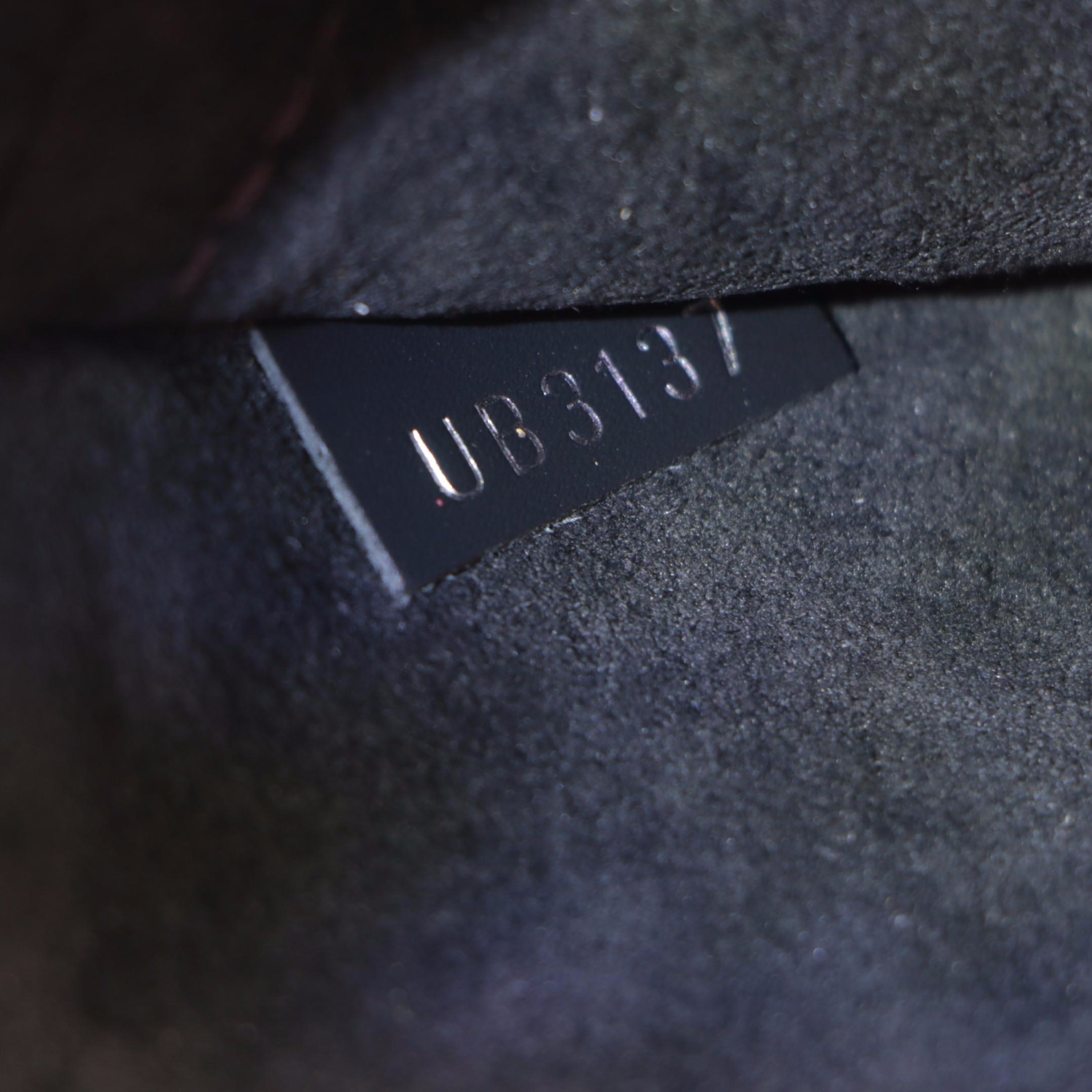 Louis Vuitton Neverfull MM/GM Pouch in Epi Leather