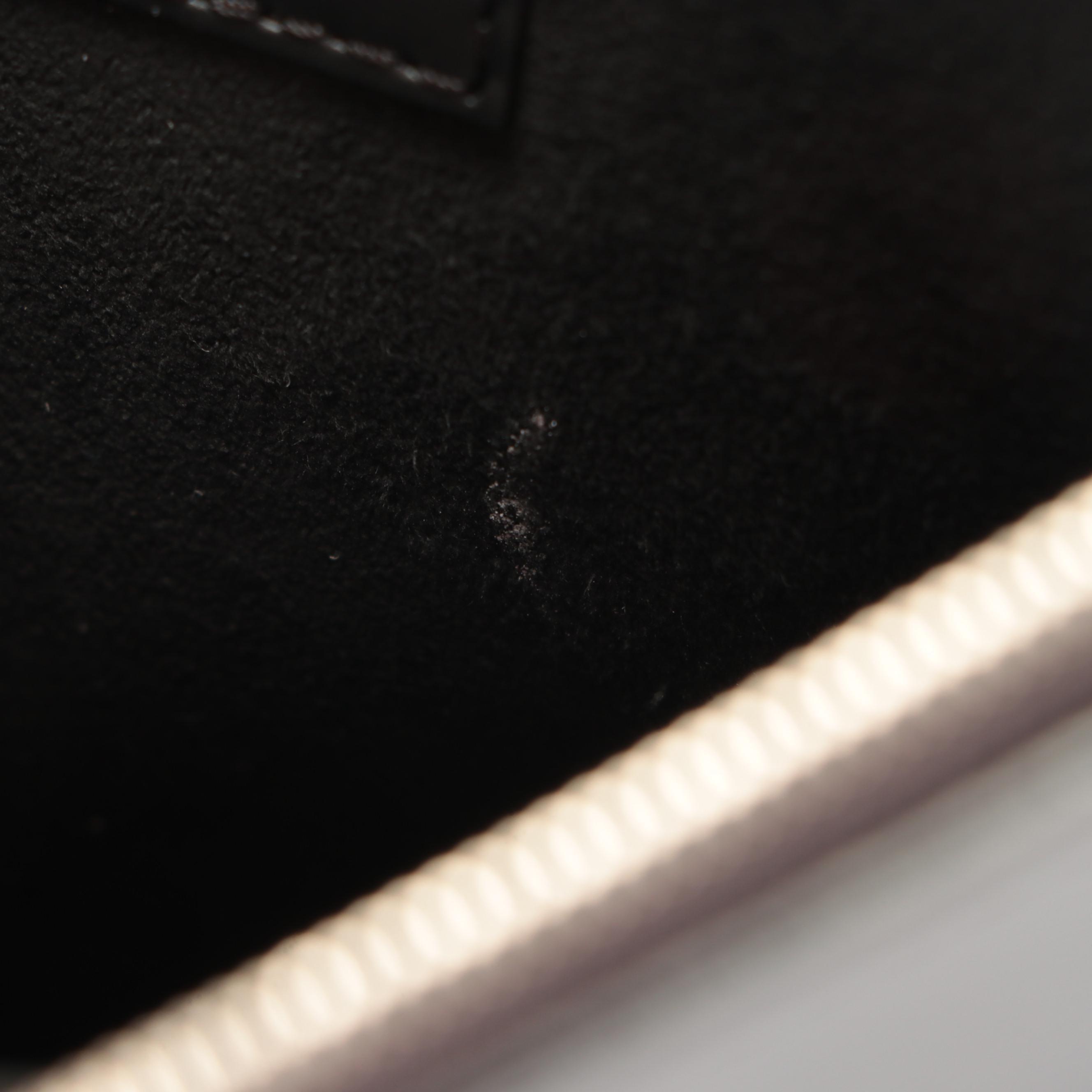 Louis Vuitton Neverfull MM/GM Pouch in Epi Leather