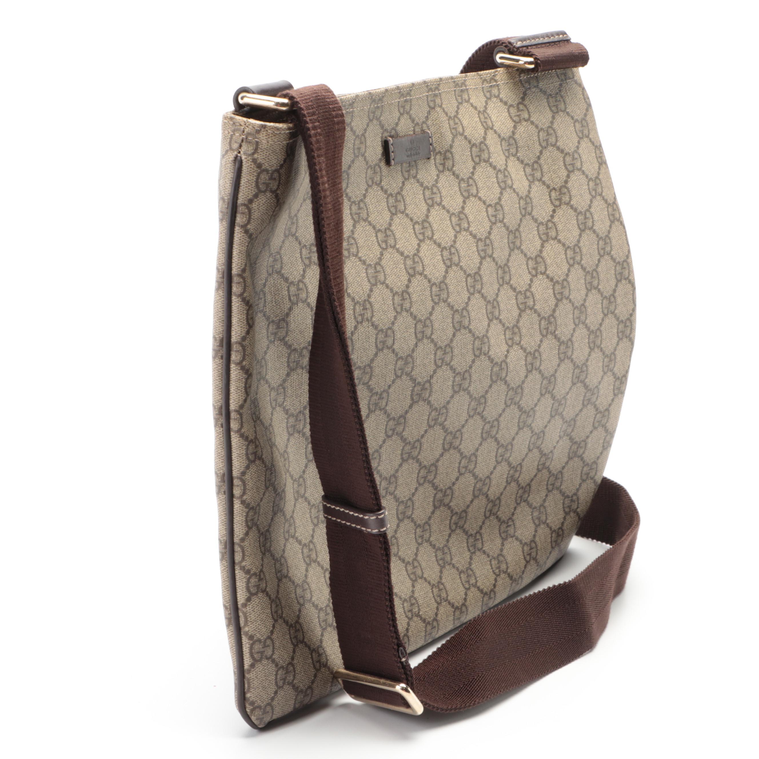 Gucci Flat Messenger Bag in GG Supreme Canvas