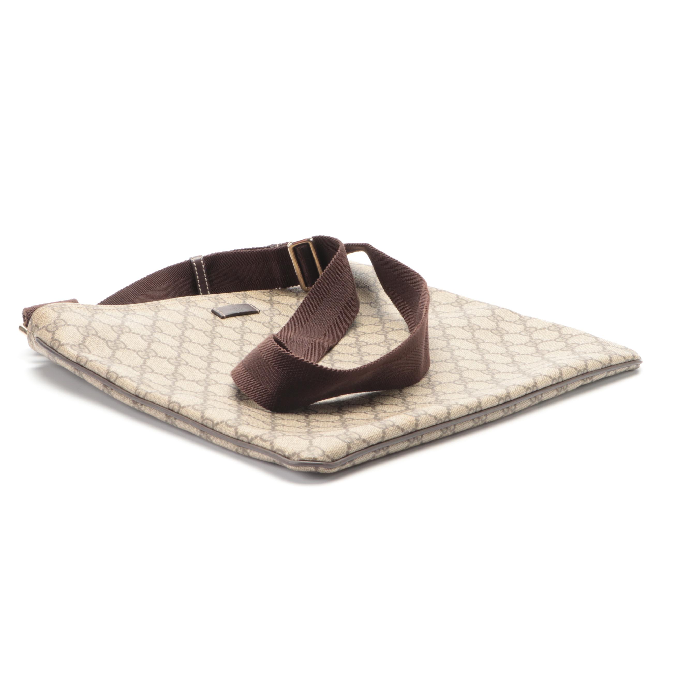 Gucci Flat Messenger Bag in GG Supreme Canvas