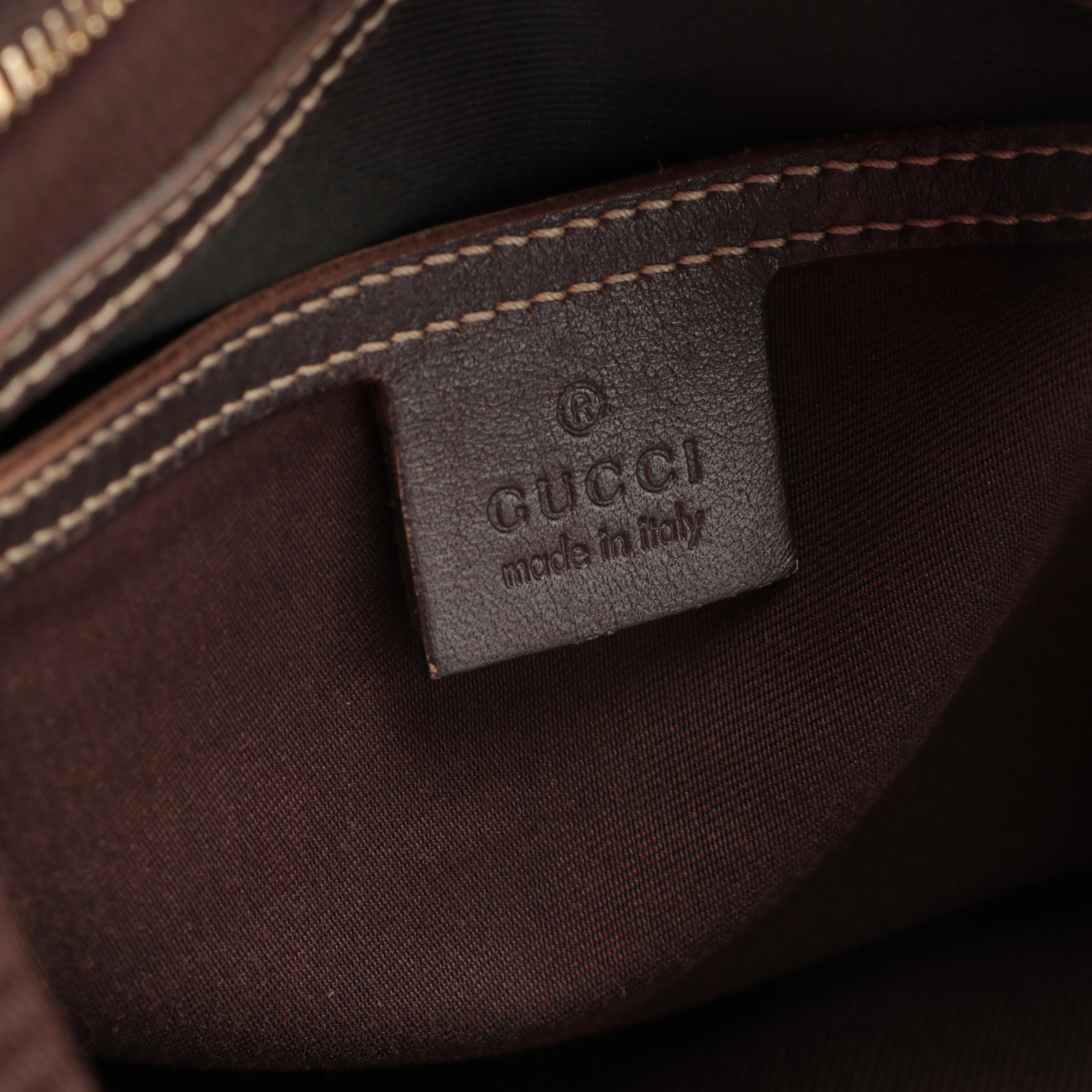 Gucci Flat Messenger Bag in GG Supreme Canvas