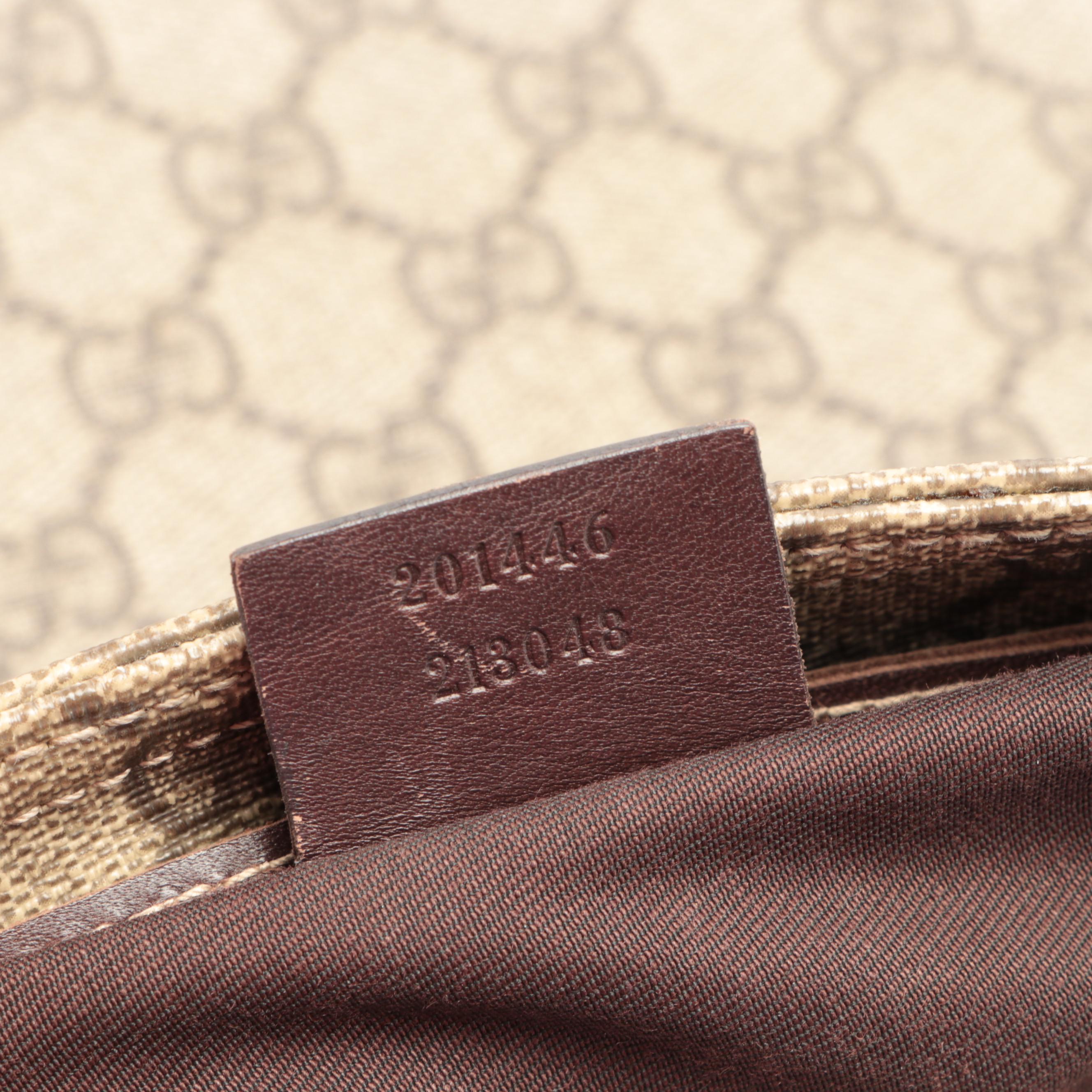 Gucci Flat Messenger Bag in GG Supreme Canvas