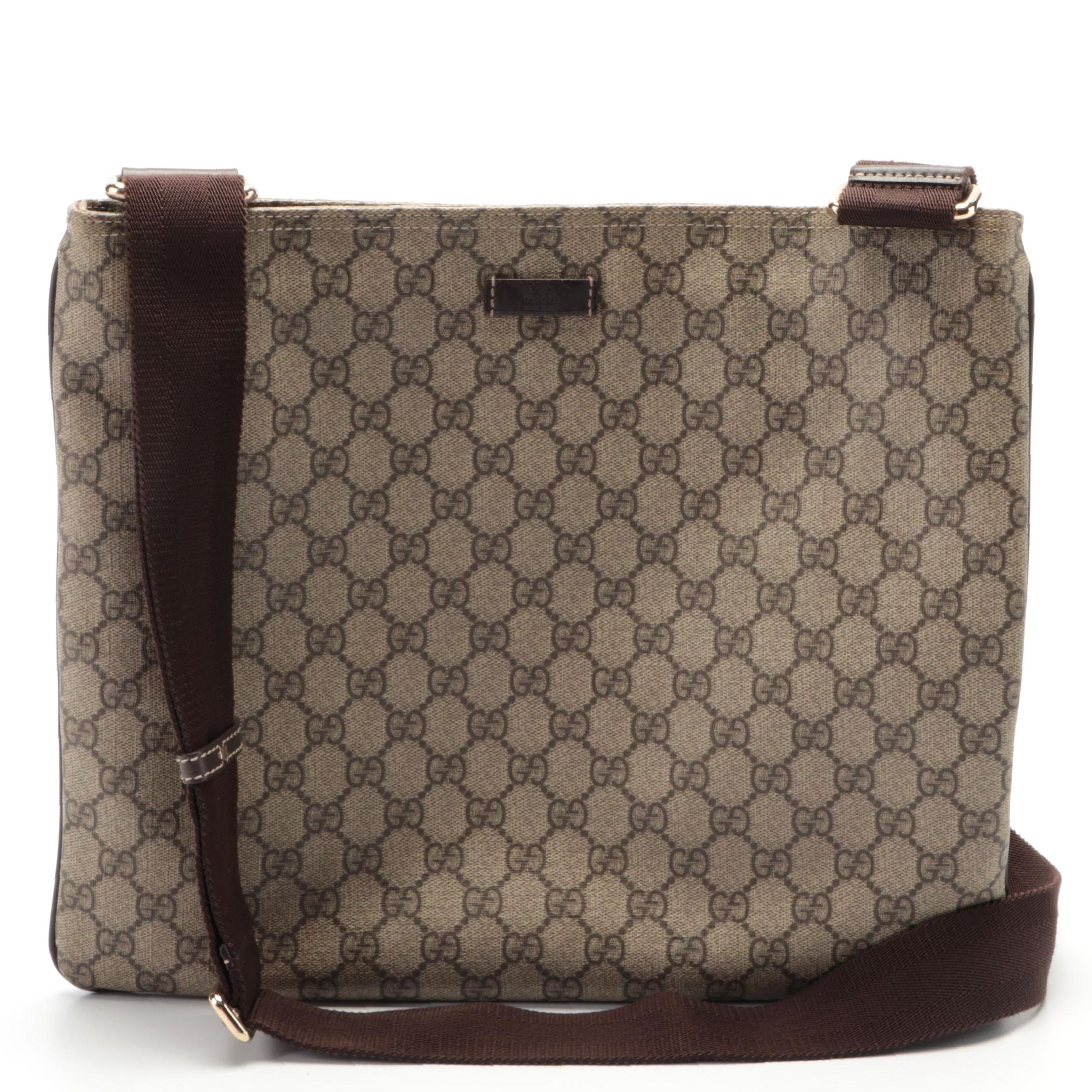 Gucci Flat Messenger Bag in GG Supreme Canvas