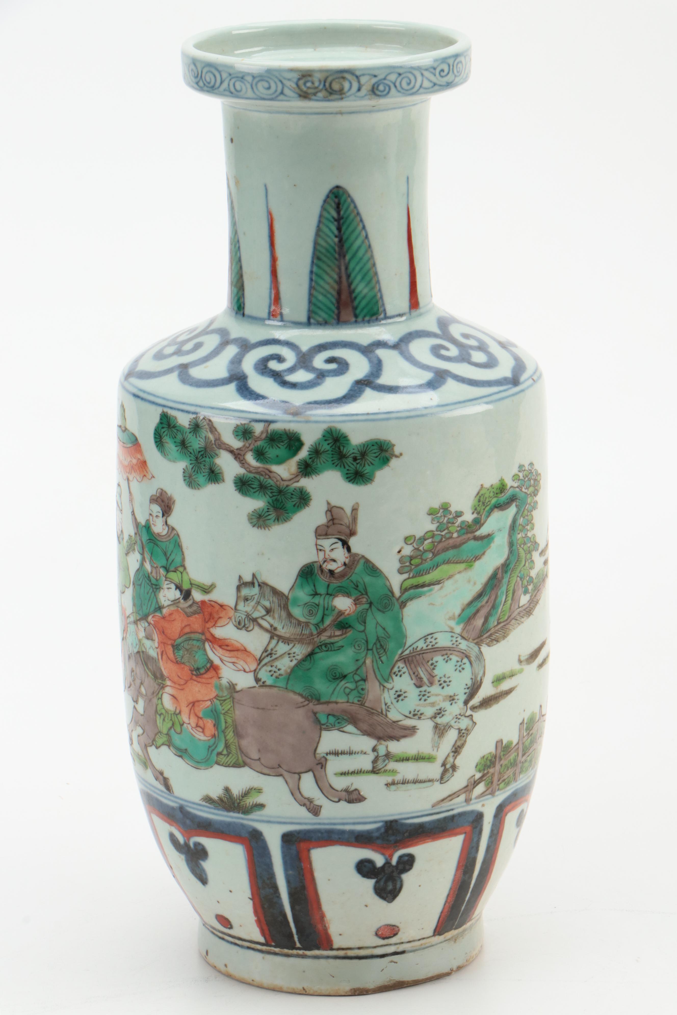 Chinese Famille Verte Blue and White Porcelain Bangchuiping Vase