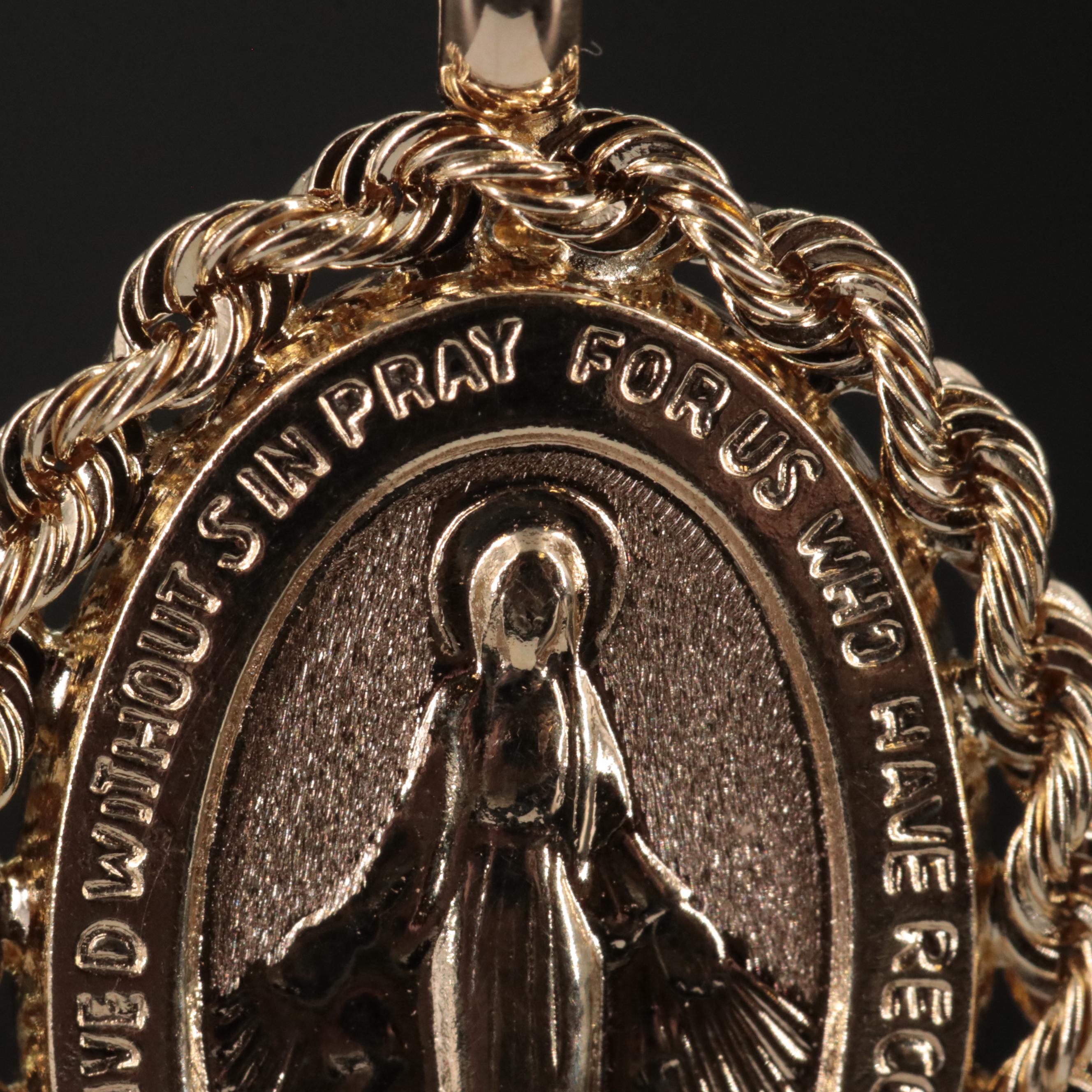 10K Miraculous Medal of Our Lady of Grace Pendant