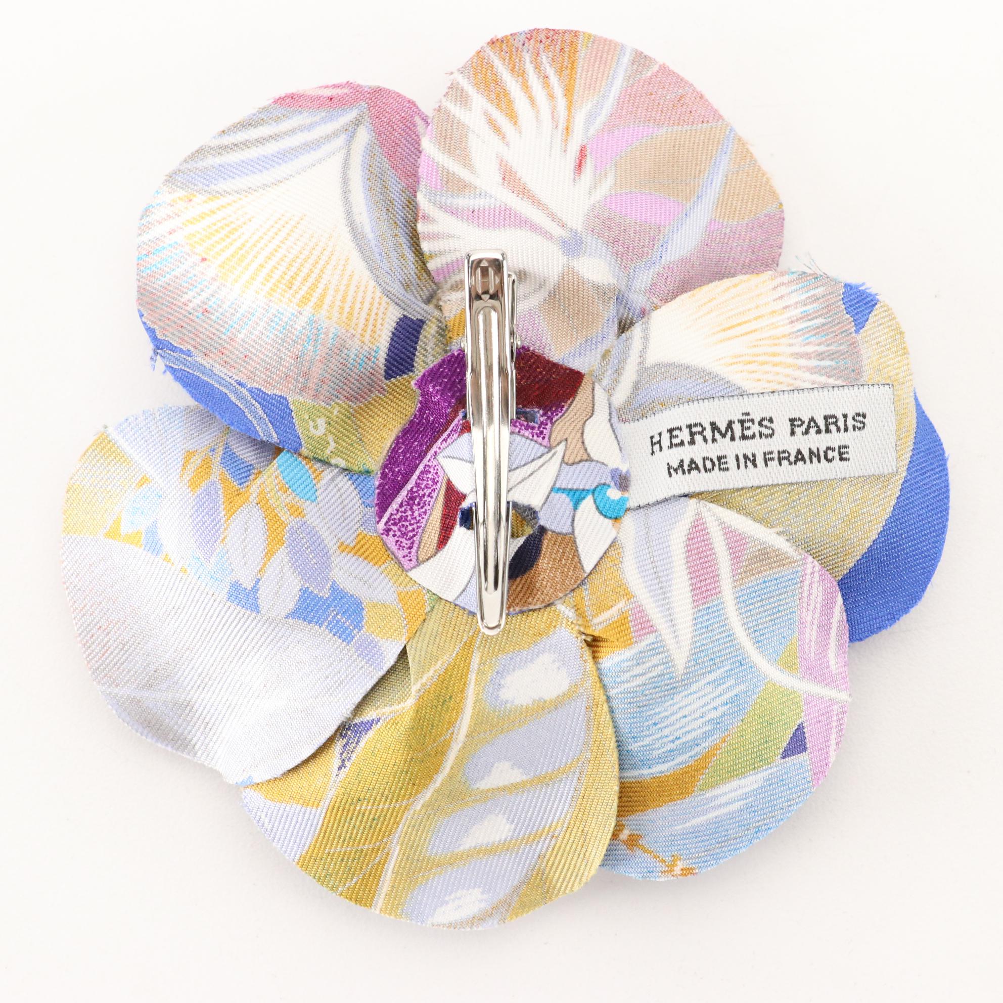 Hermès Charm Hair Clip in La Fleur Flower "Au Ceur de la Vie" in Silk Twill
