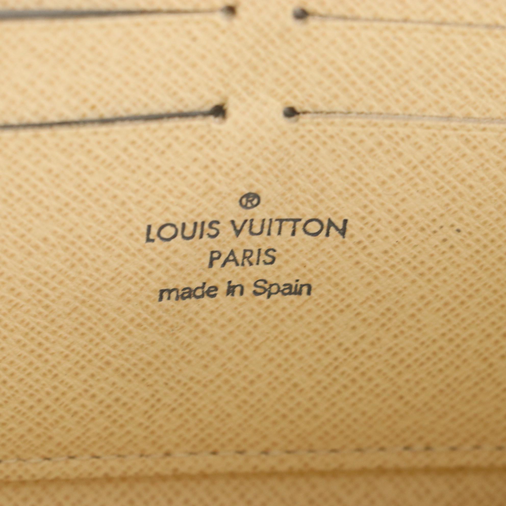 Louis Vuitton Zippy Wallet in Damier Azur Canvas
