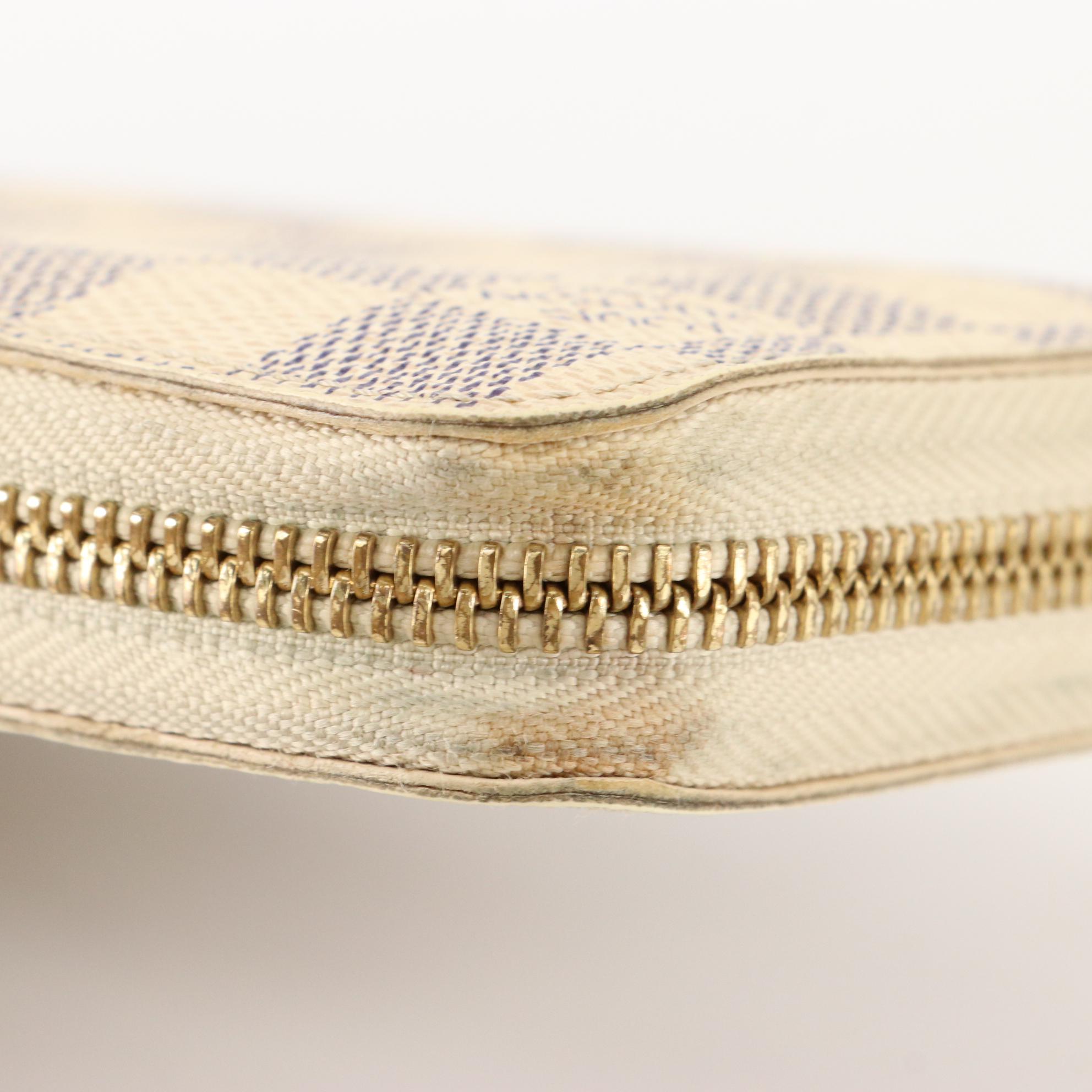 Louis Vuitton Zippy Wallet in Damier Azur Canvas