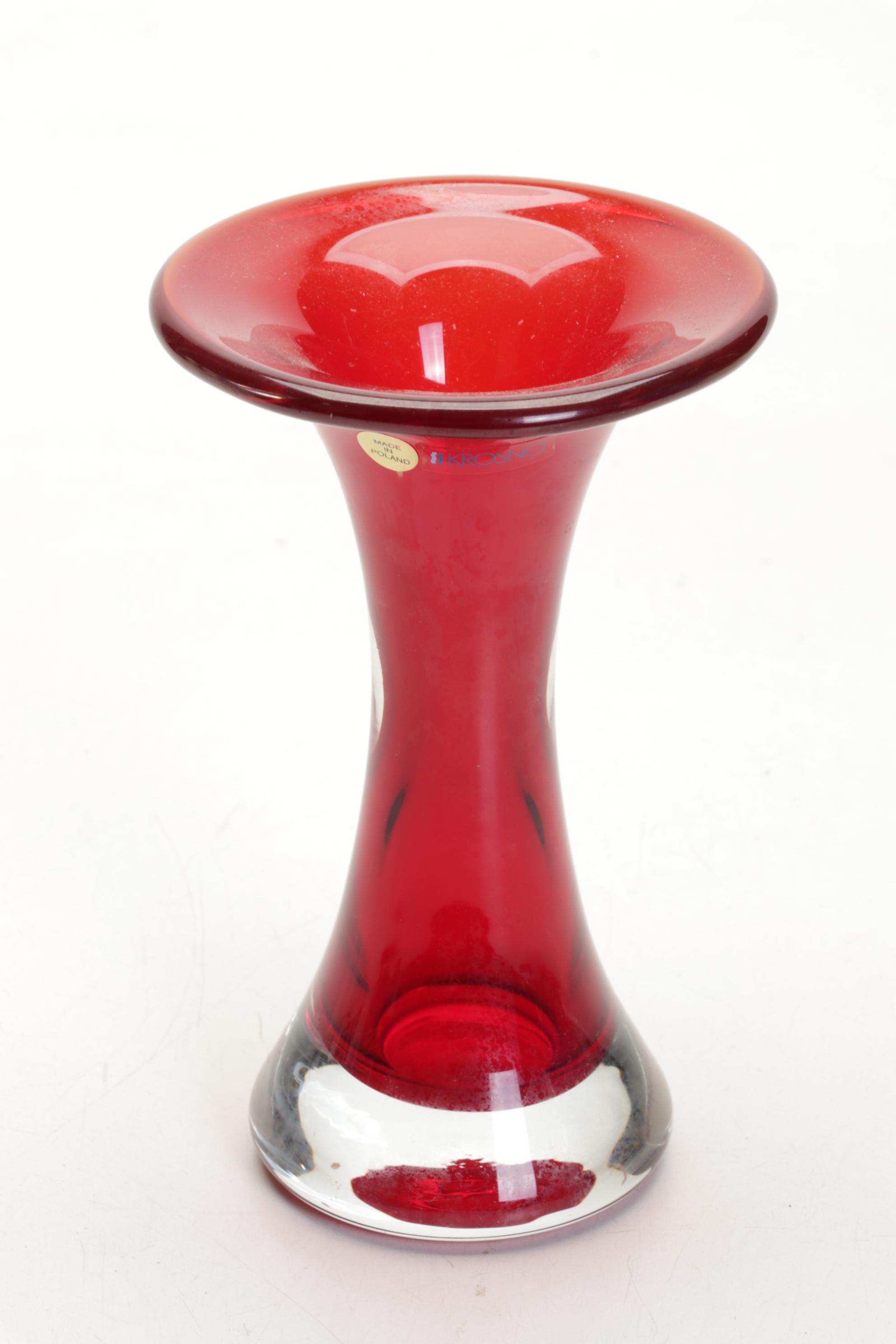 Makora with Threaded Art Glass and Other Glass Vases