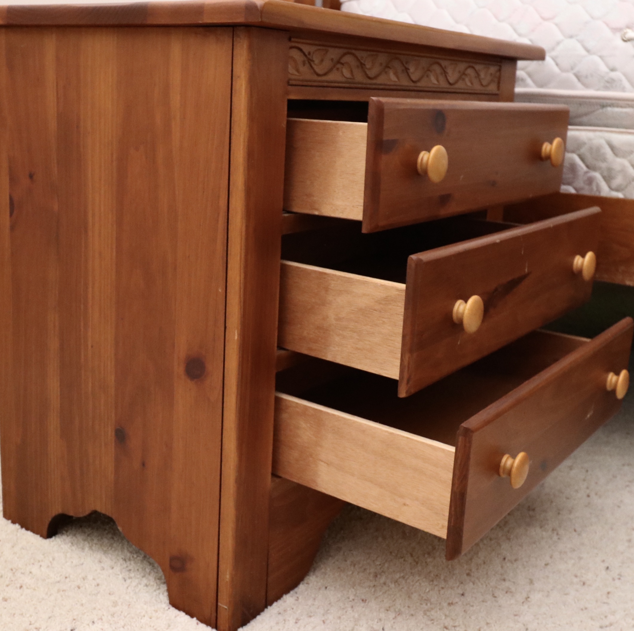 Kincaid Furniture "Shaker Ridge" Four Post Queen Bed Frame and Nightstands