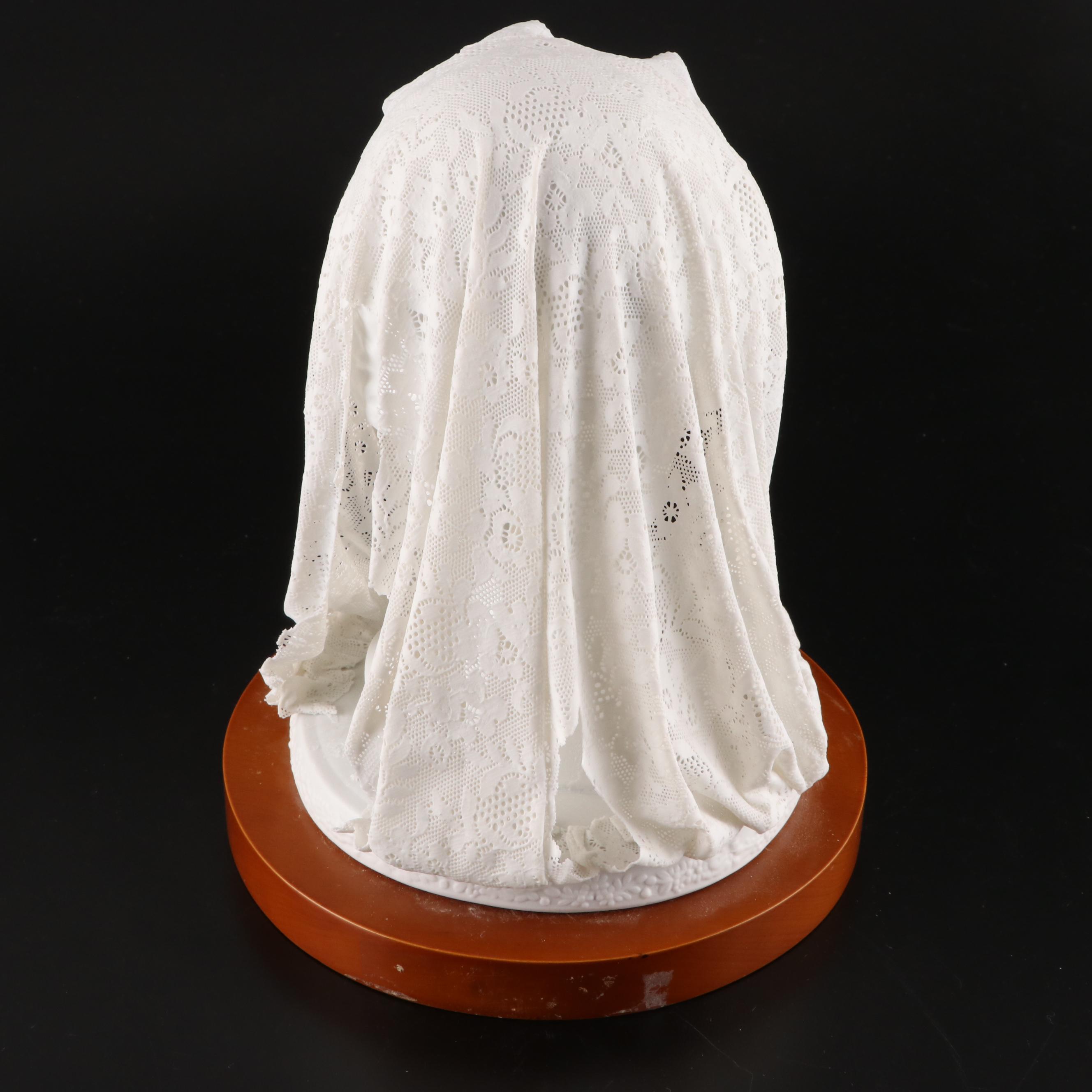 Lladró "Small Bust with Veil" Porcelain Lace Sculpture