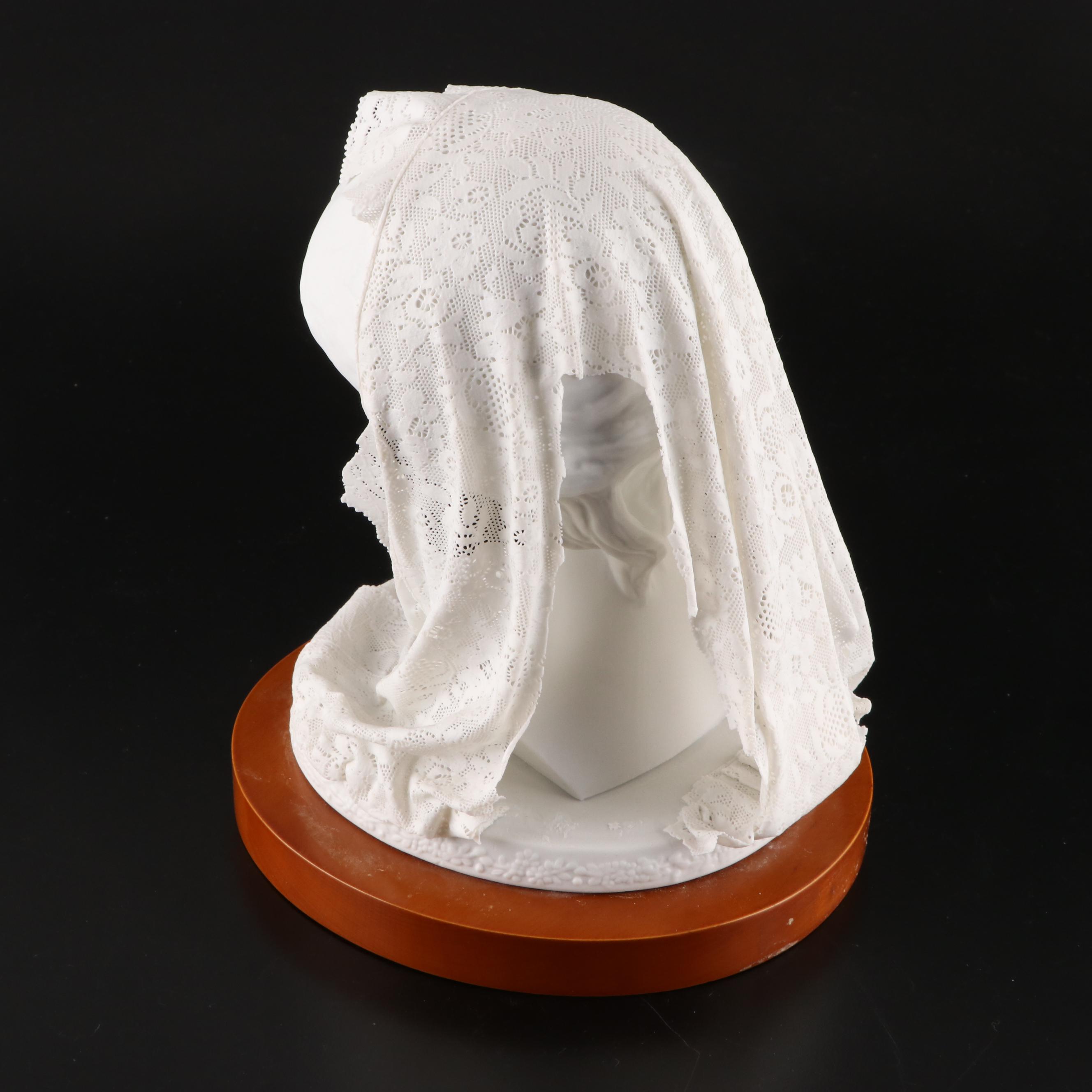Lladró "Small Bust with Veil" Porcelain Lace Sculpture