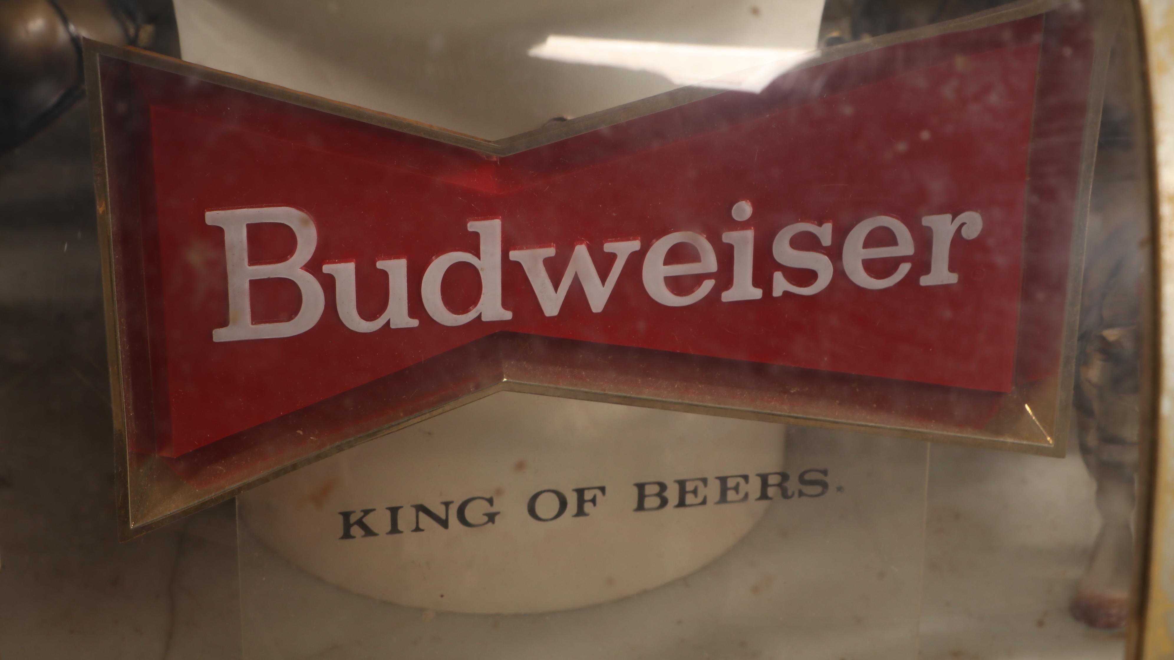 Budweiser World Champion Clydesdale Team Pendant Light