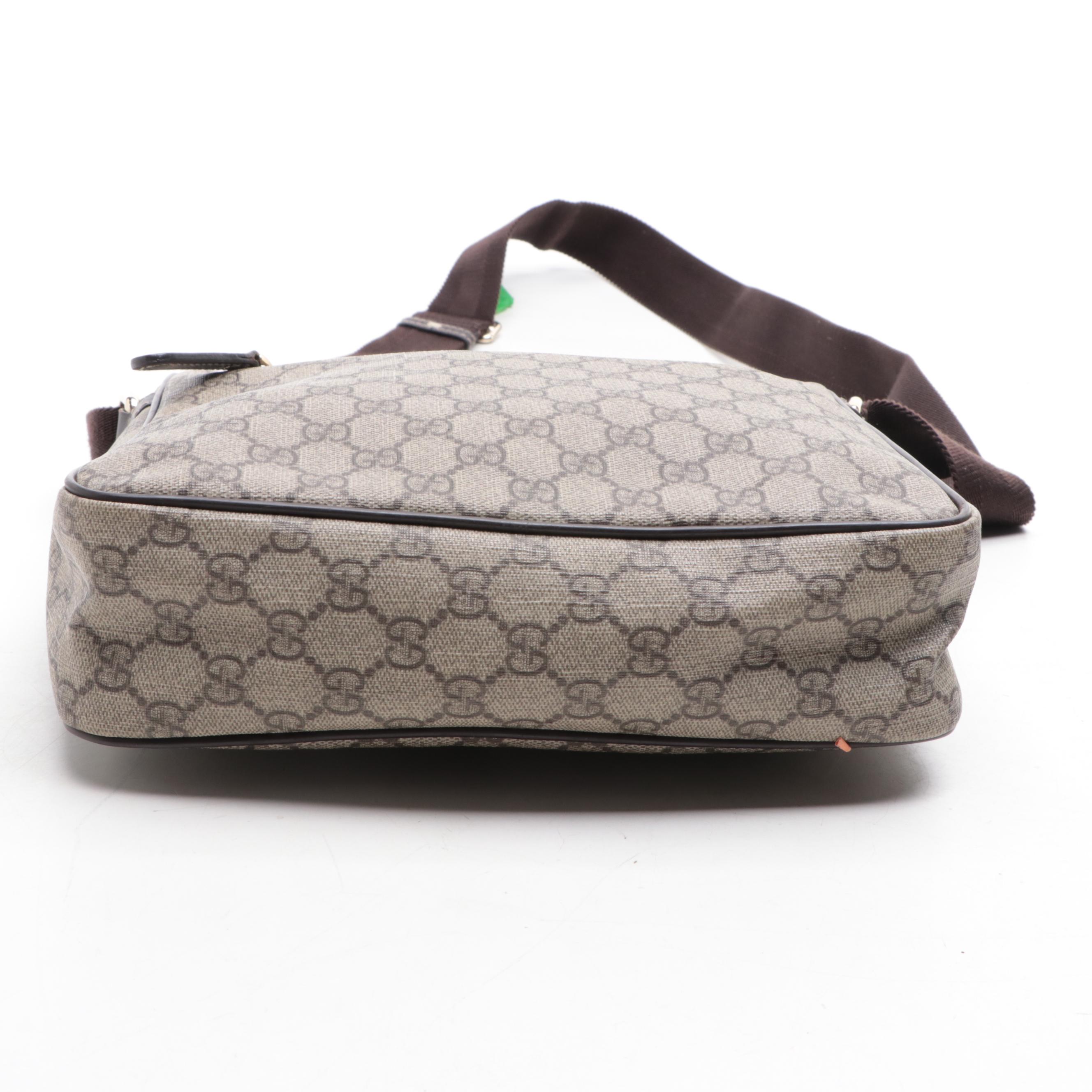 Gucci Zip Front Shoulder Bag in GG Supreme Canvas