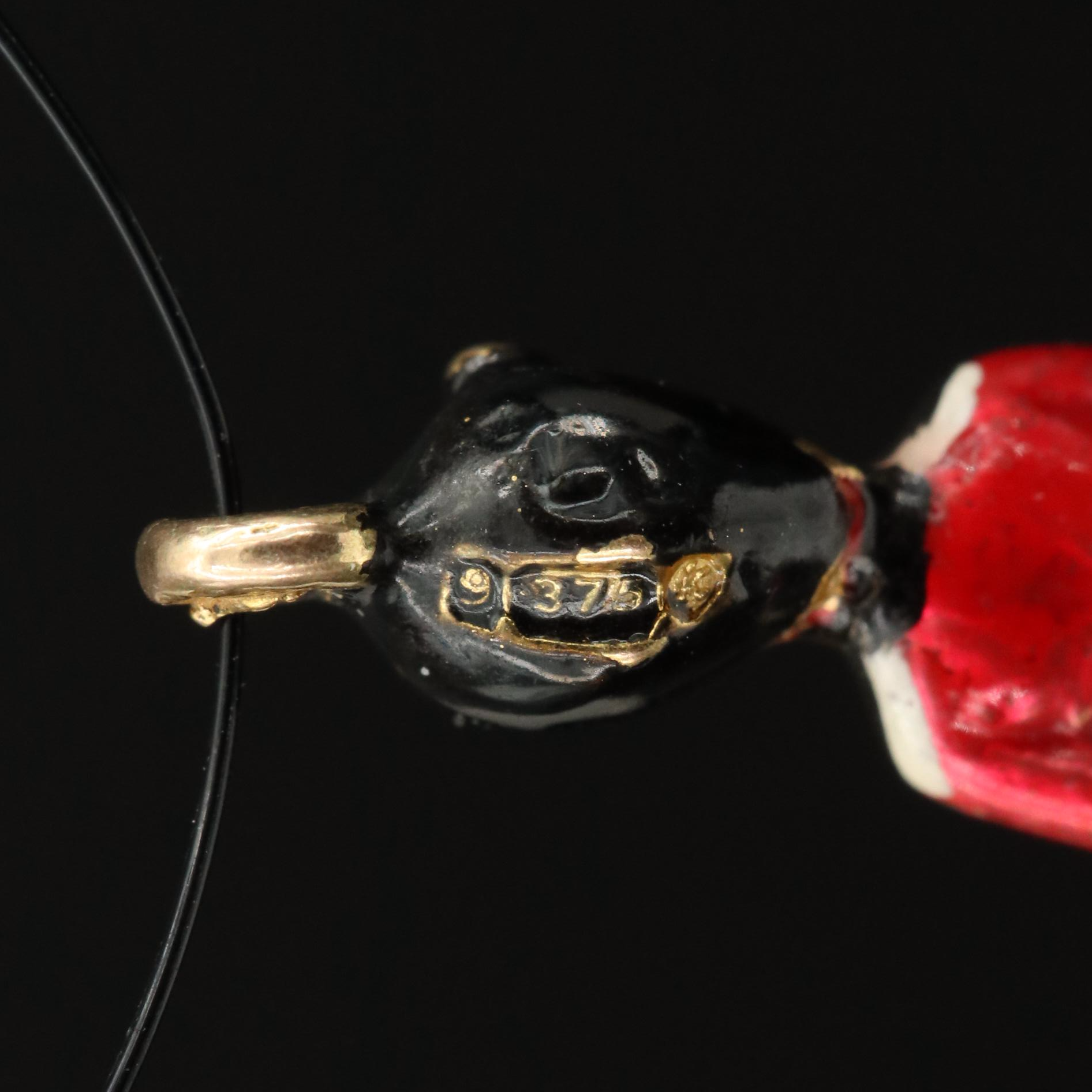 Yeoman Warden 9K "Beefeater" Enamel Tower Guard Charm