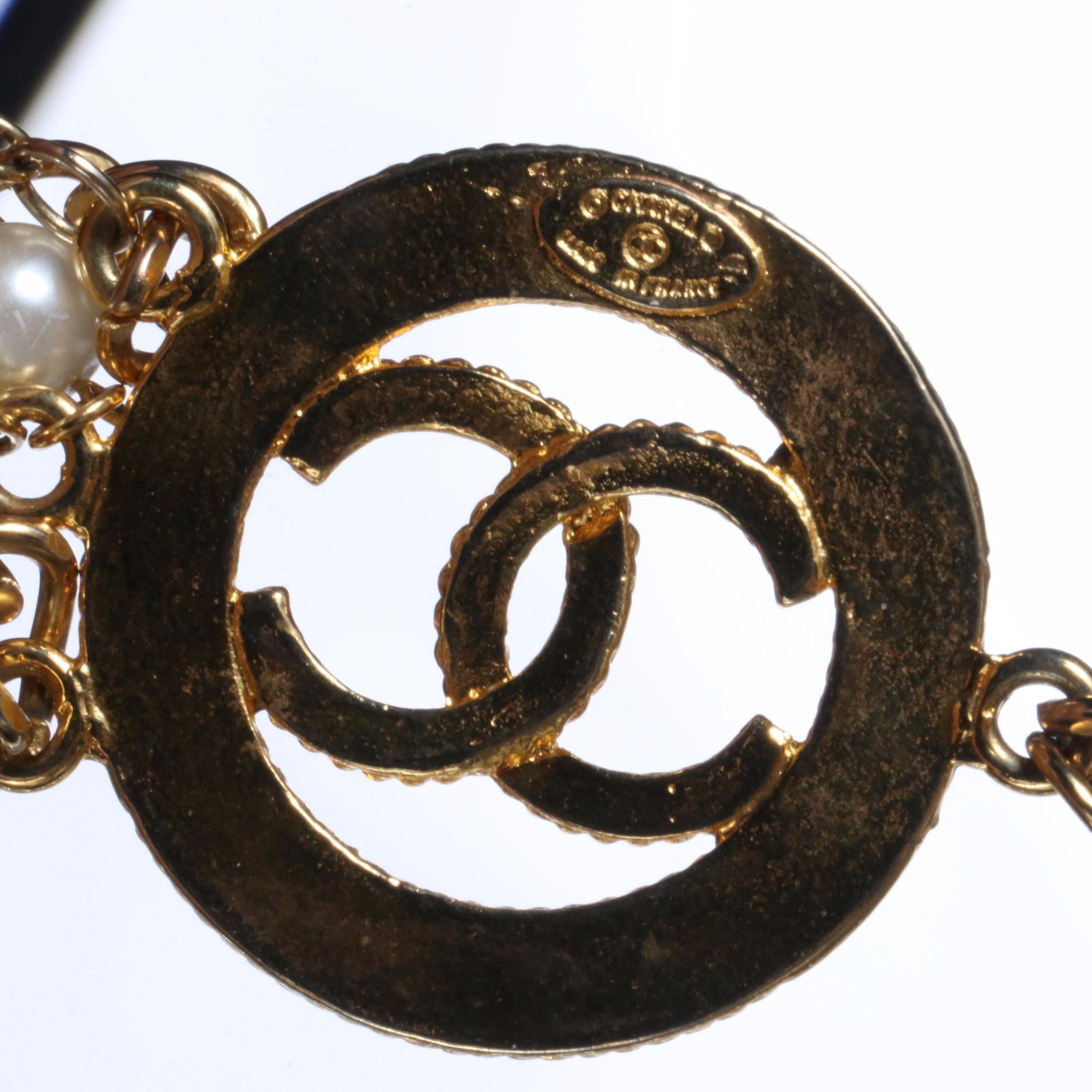 Chanel CC Gold Tone Chain and Imitation Pearl Belt