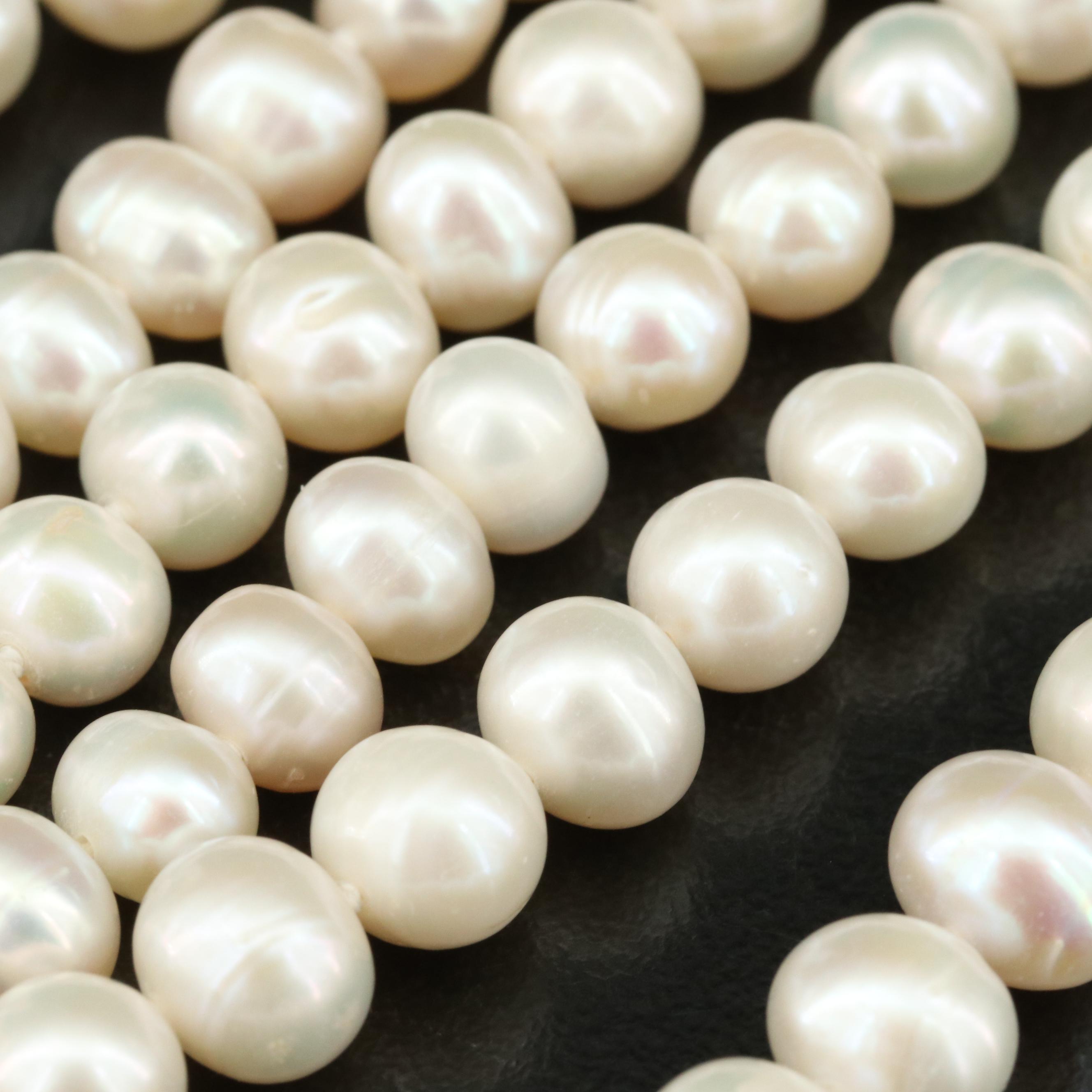 Rope Length Pearl Necklace