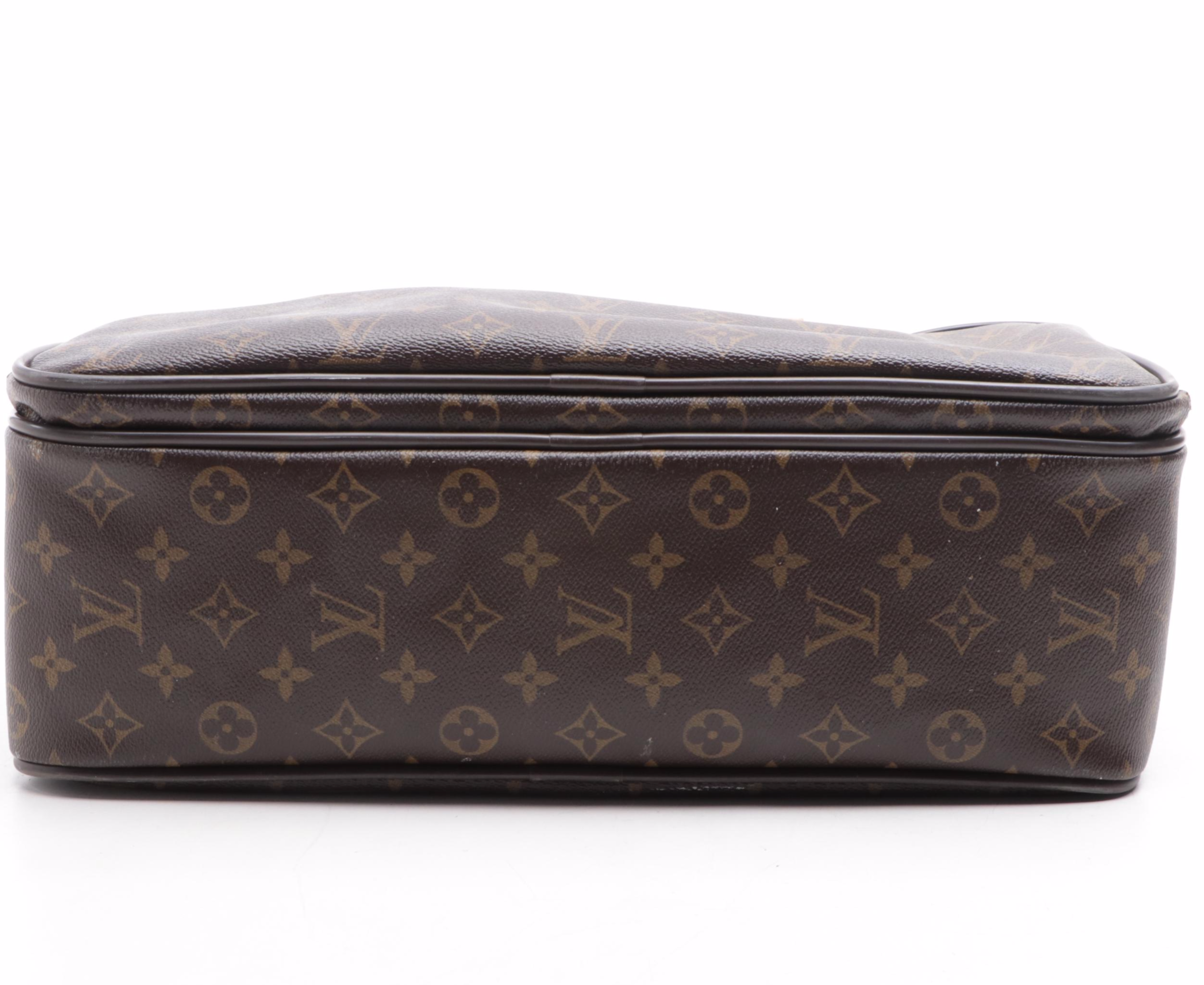 Louis Vuitton Icare Travel Bag in Monogram Canvas and Smooth Leather