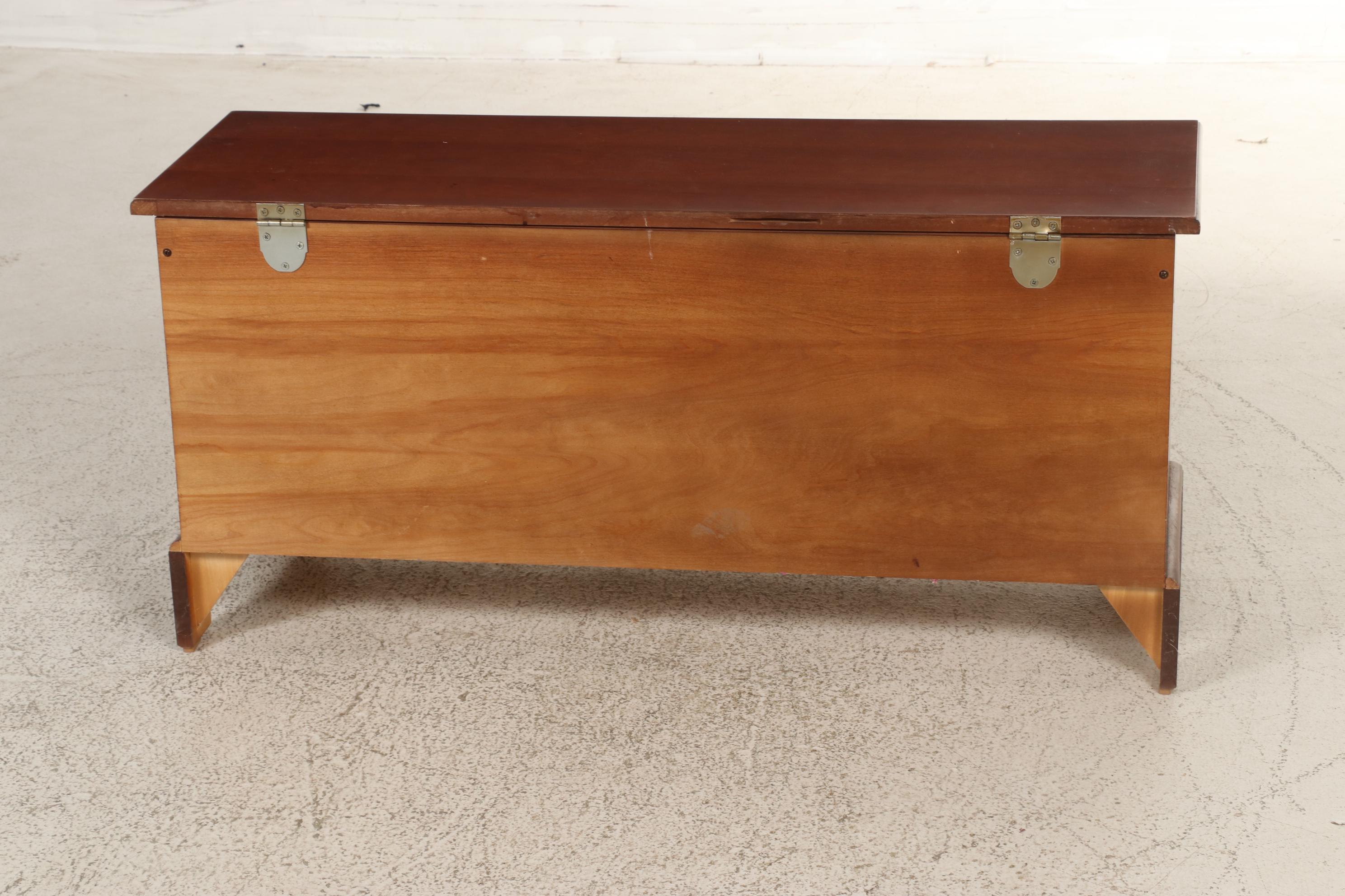 Lane Aromatite Cherrywood Cedar Trunk