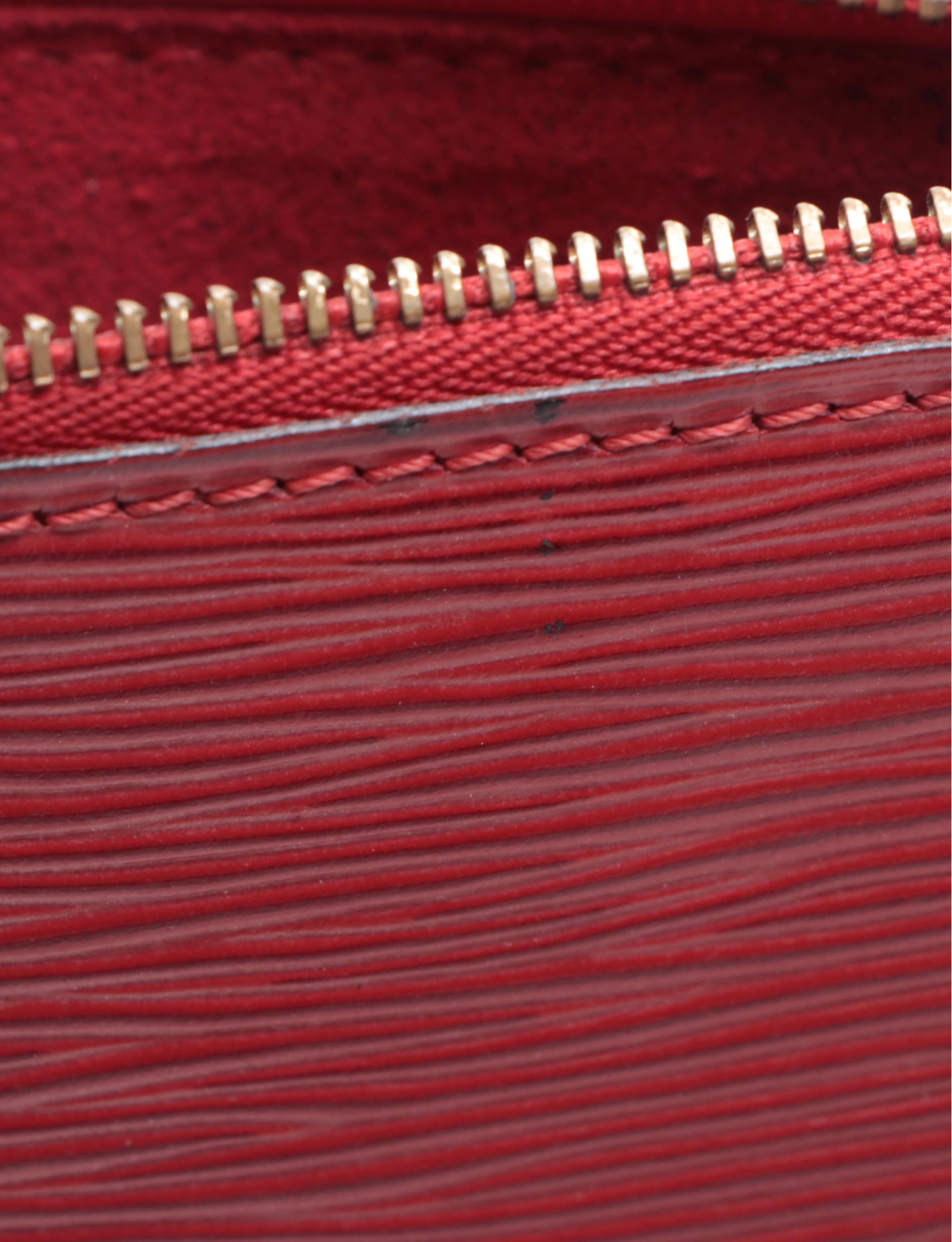 Louis Vuitton Pochette Accessoires in Red Epi Leather