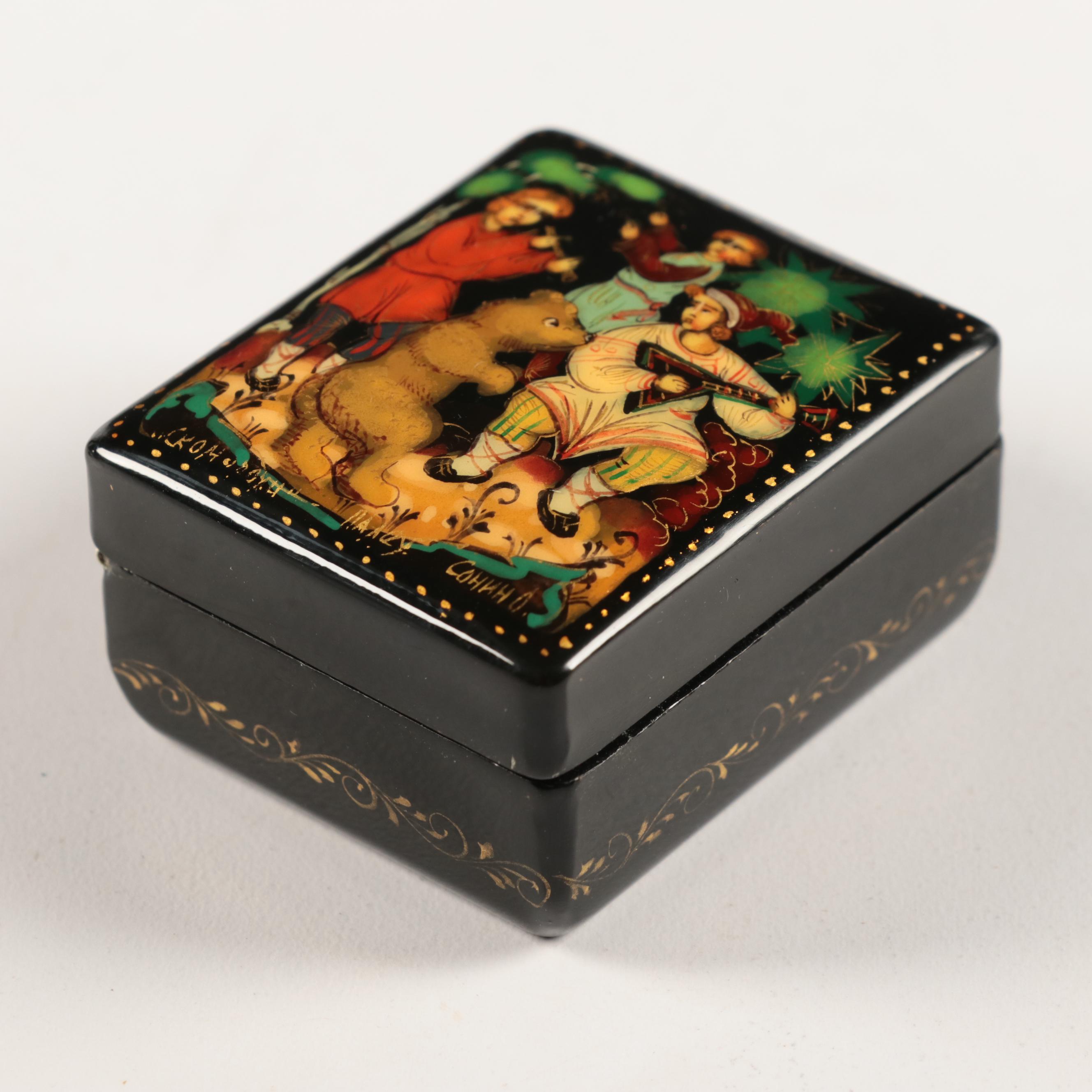 Russian Hand-Painted Lacquerware Trinket Boxes With Pamphlet