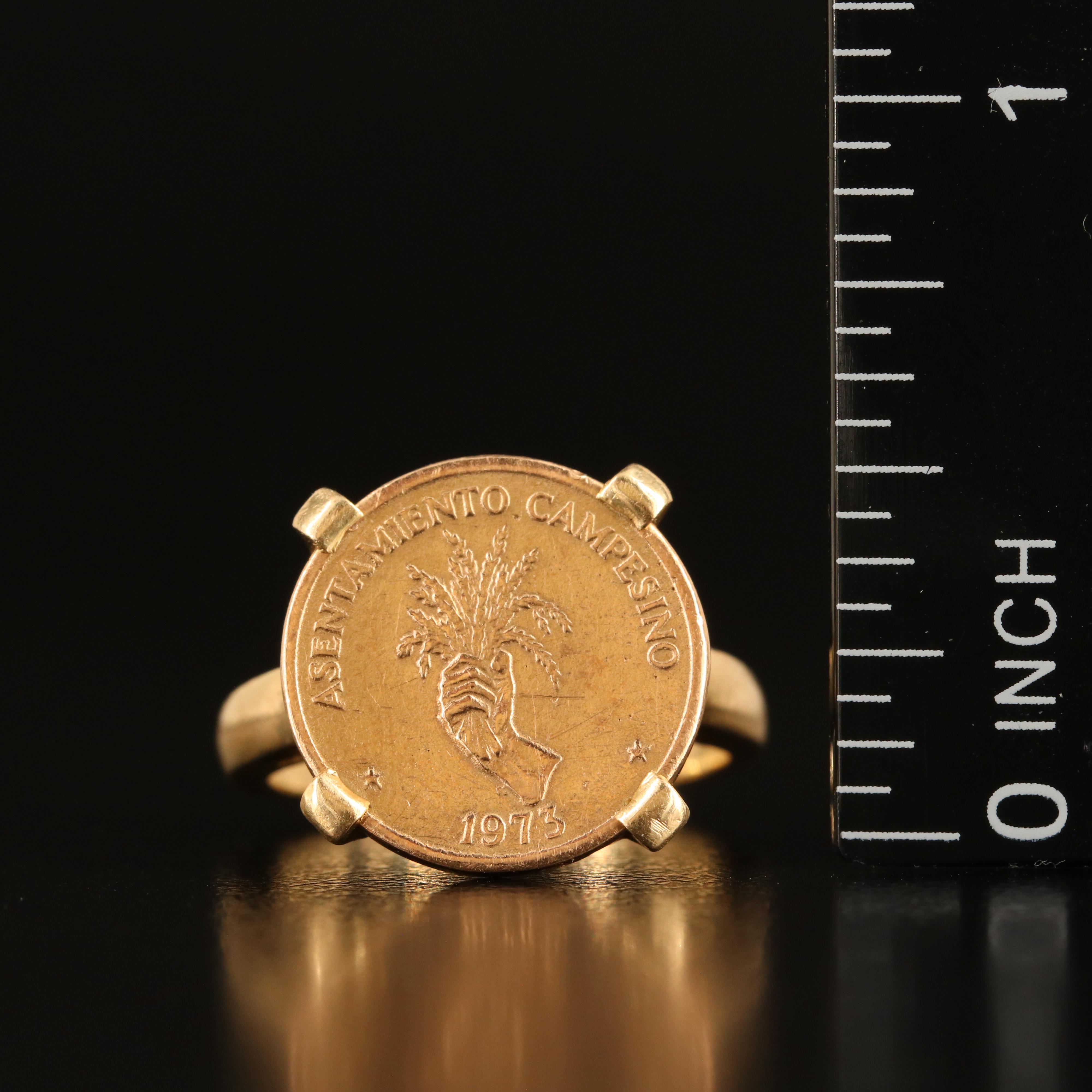 14K Ring with 1973 Panama 2 1/2-Centesimos Coin