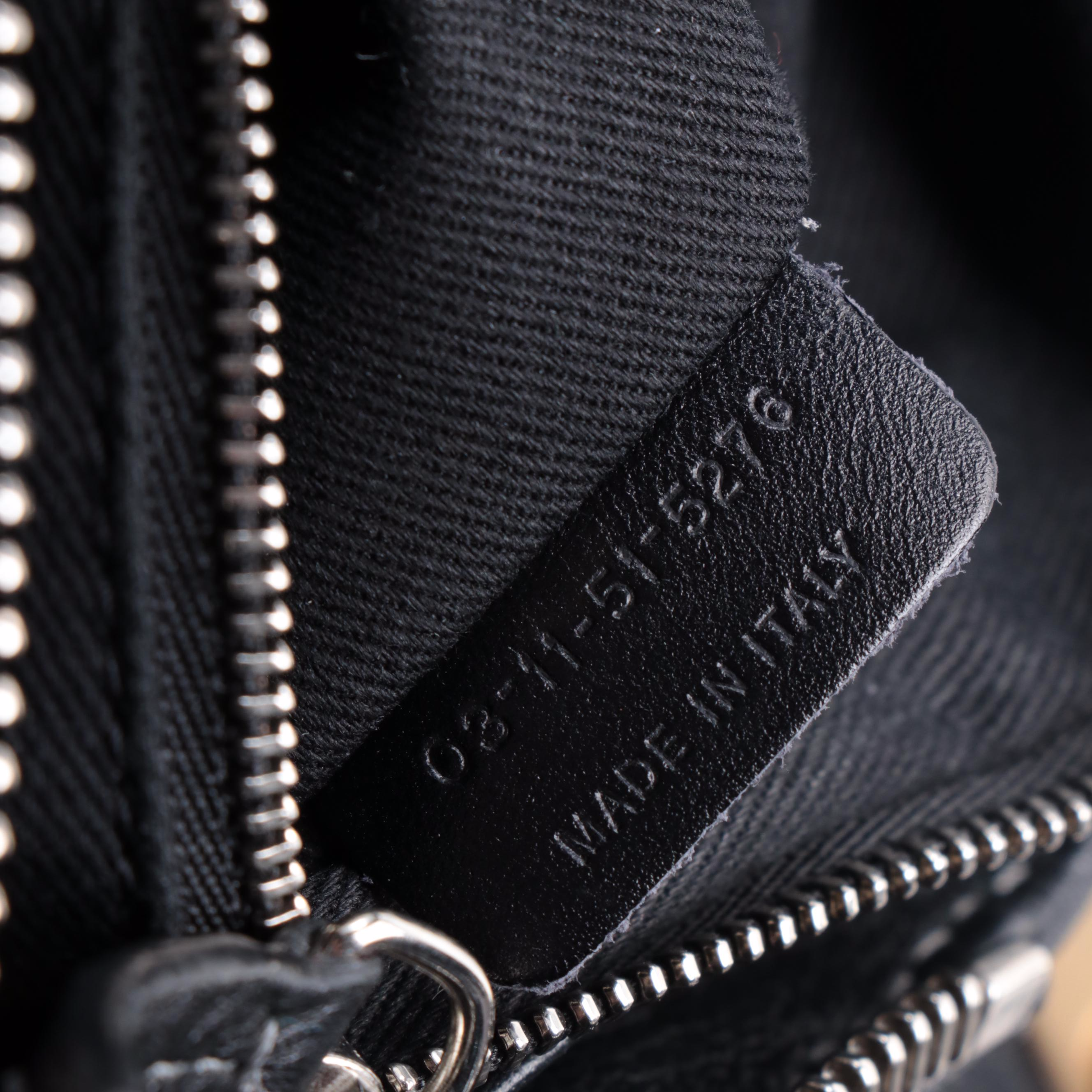 Chloé Medium Paddington Shoulder Bag in Black Grain Leather